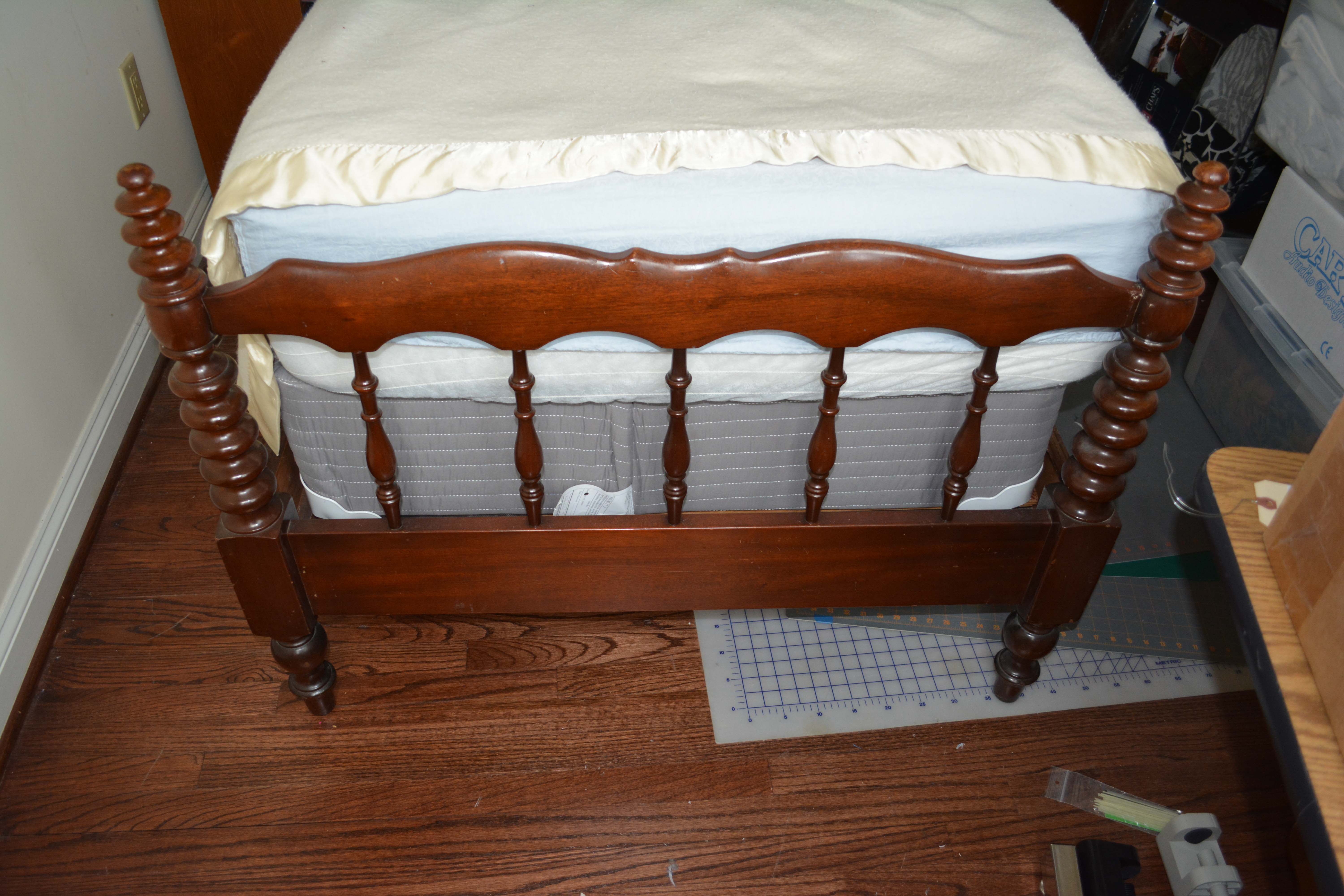 Vintage Mahogany Twin Spool Bed Frame