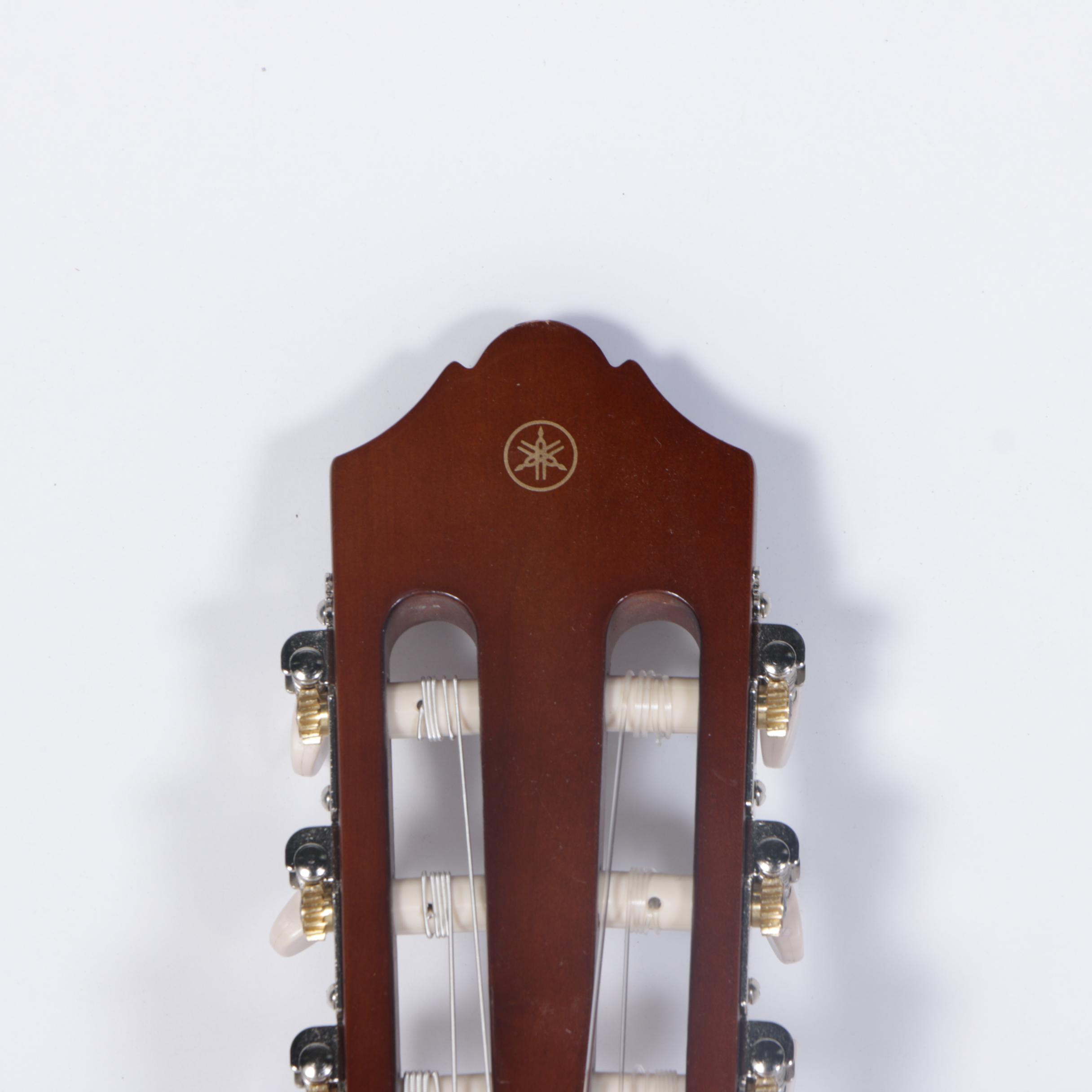 Yamaha C40 Classical Acoustic Guitar