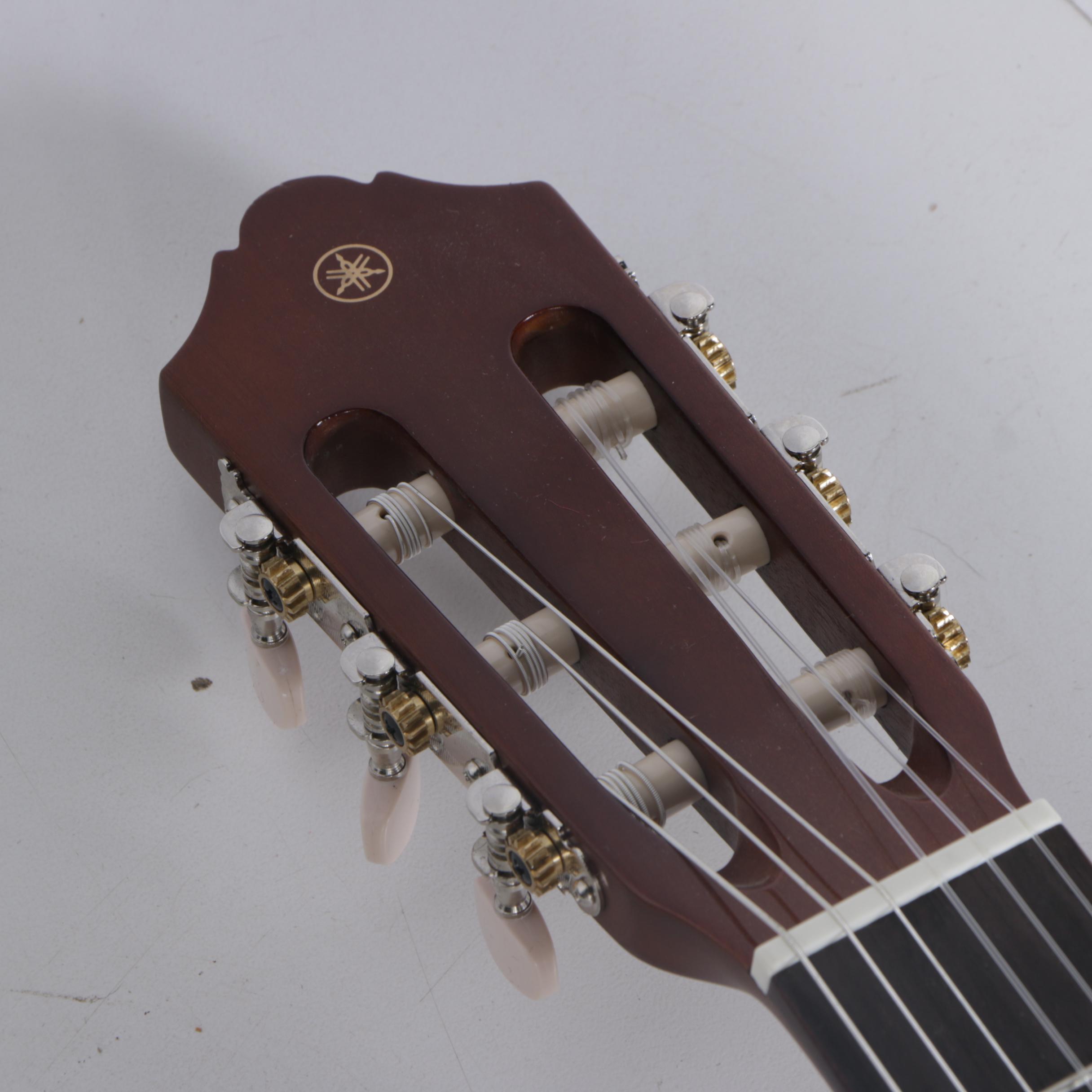 Yamaha C40 Classical Acoustic Guitar