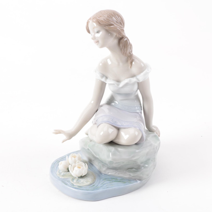 Lladró Privilege Society Porcelain Figurine "Reflections of Helena"