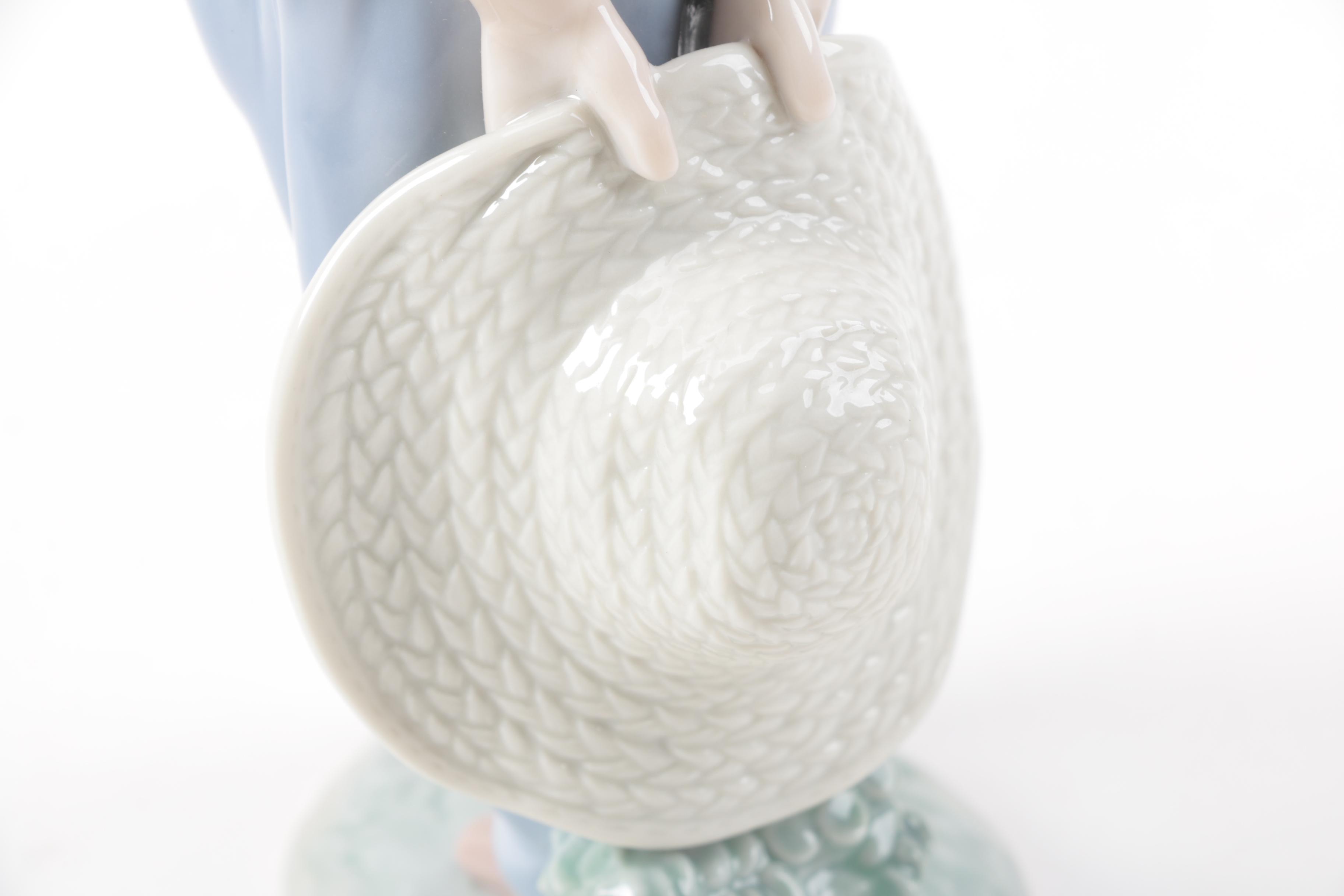 Lladró "Pocket Full of Wishes" Porcelain Collectors Society Figurine