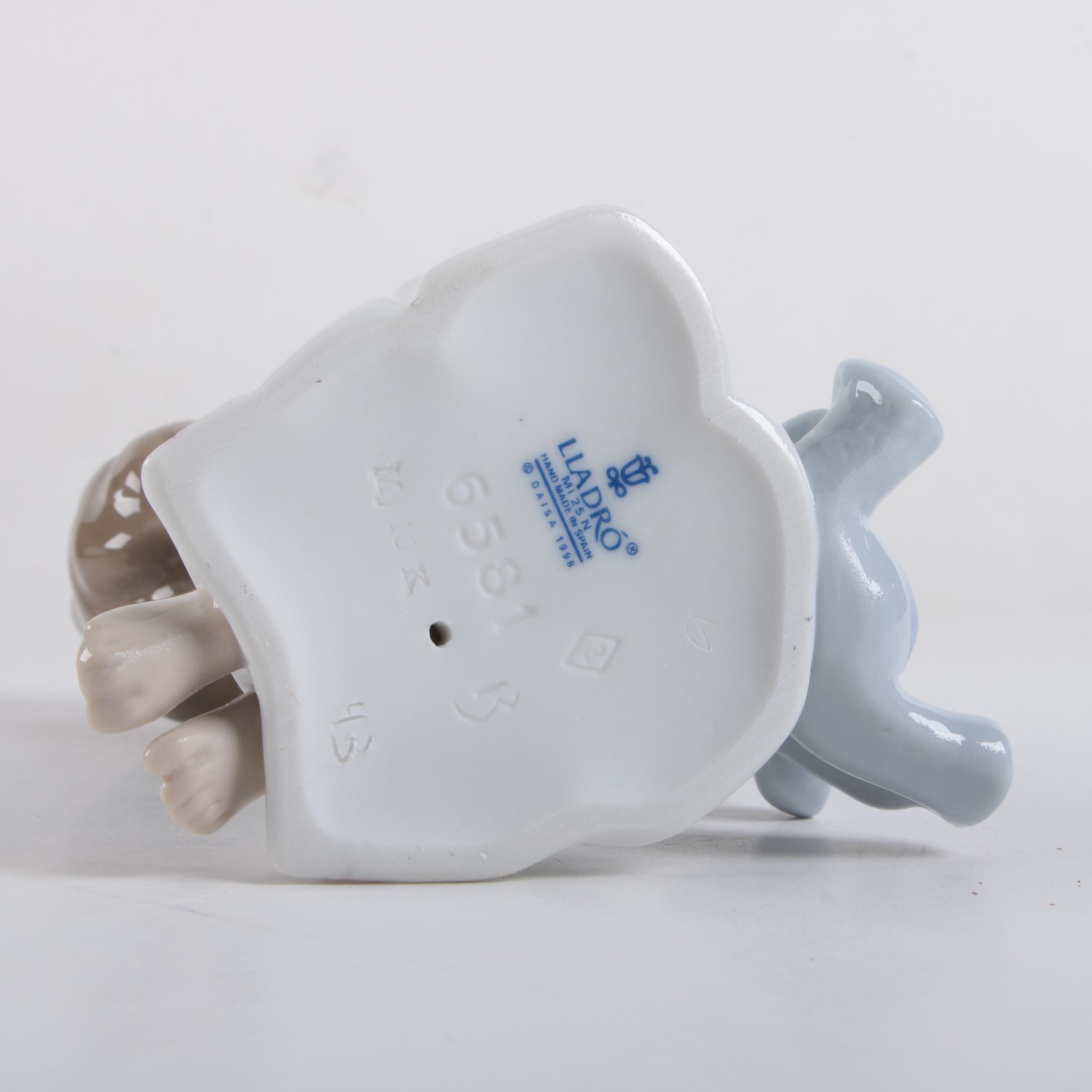 Lladró "Nightime Blessings" Retired Porcelain Figurine