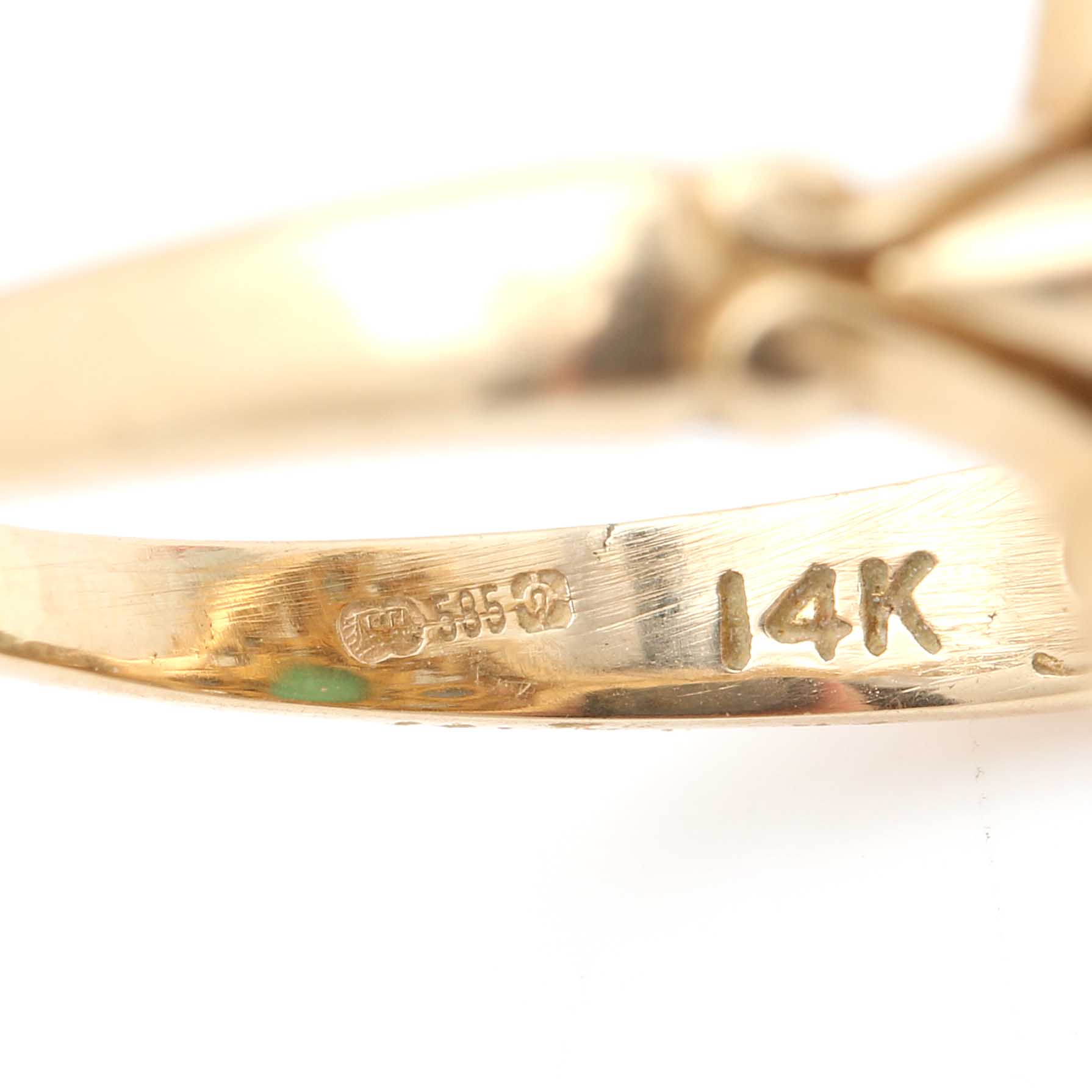 Vintage 14K Yellow Gold Emerald, Sapphire and Diamond Ring