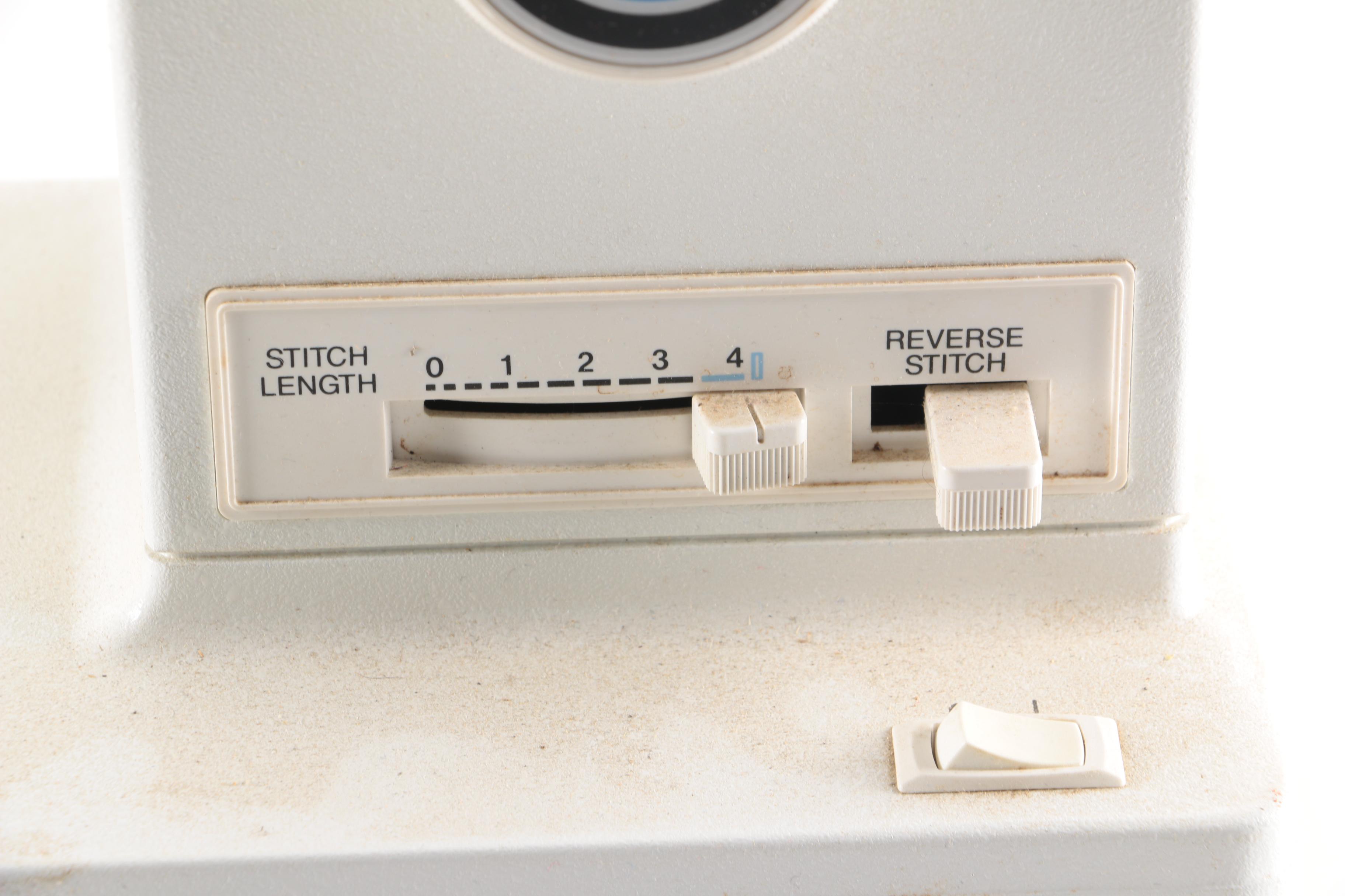 Singer Model 4562 T Sewing Machine