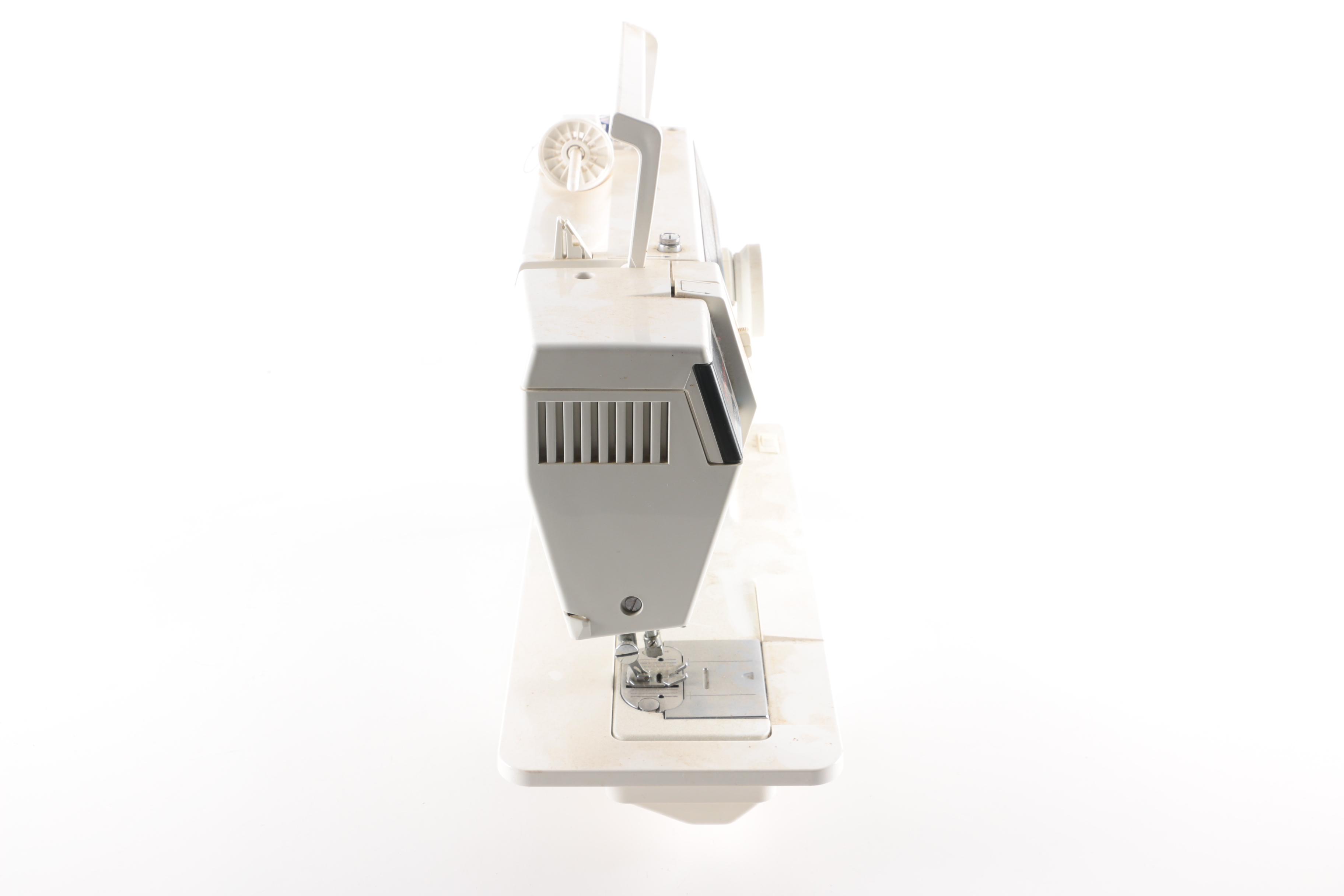 Singer Model 4562 T Sewing Machine