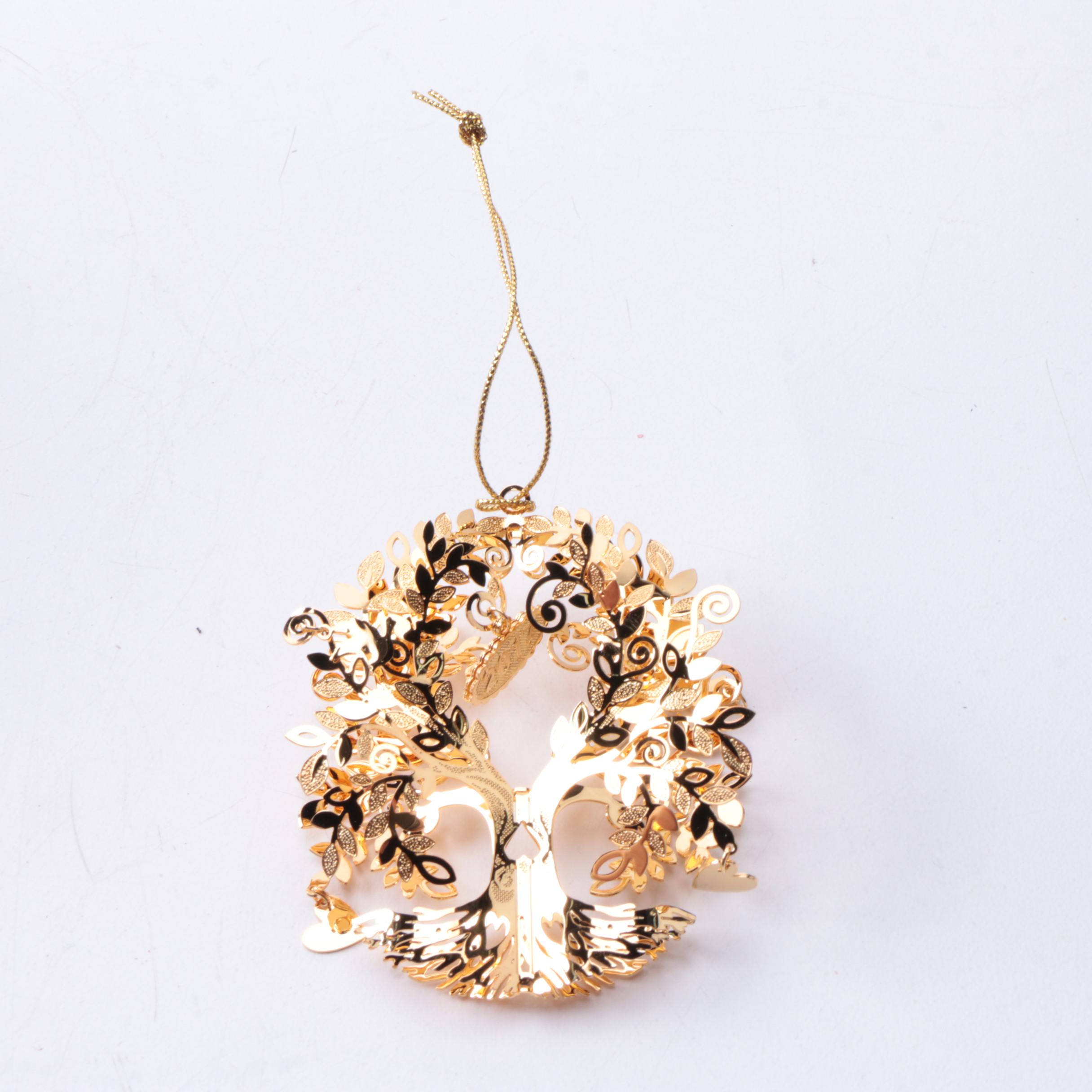 Danbury Mint 23 Karat Gold-Plated Ornament