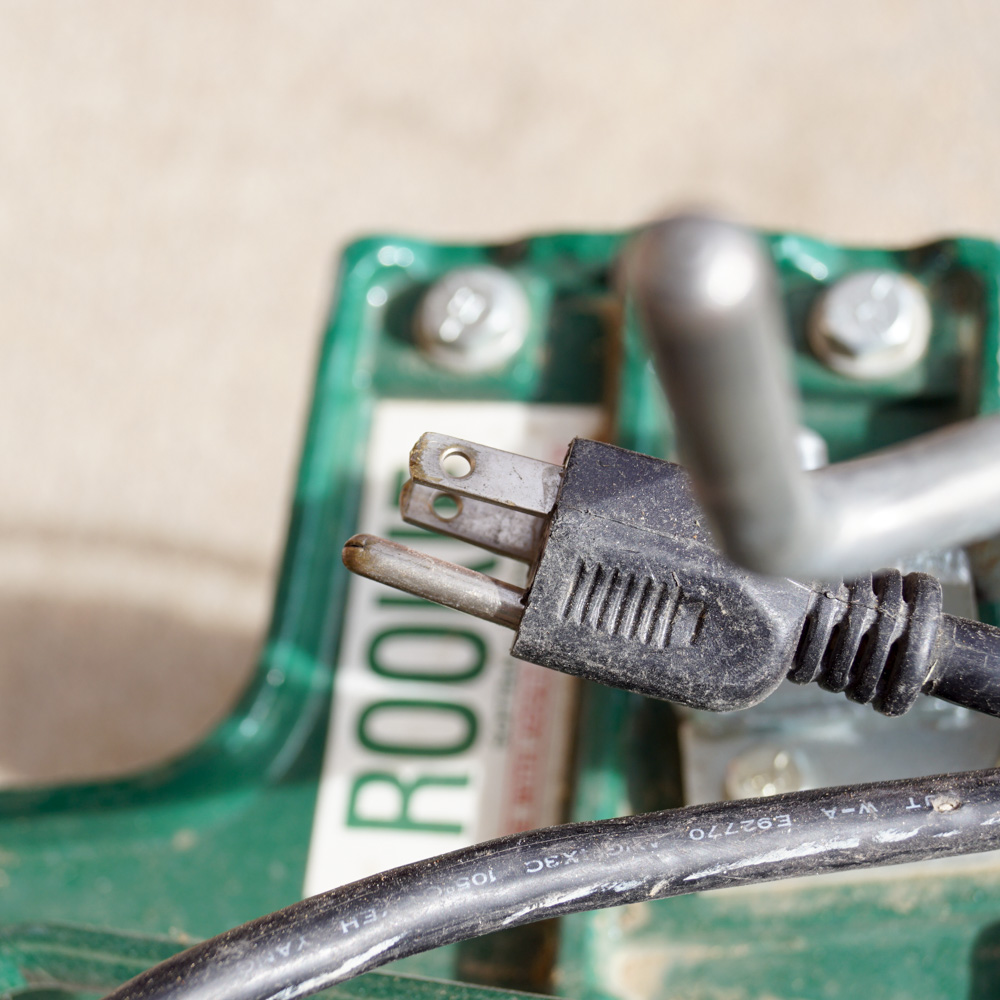 ATEC Rookie Softball Pitching Machine.