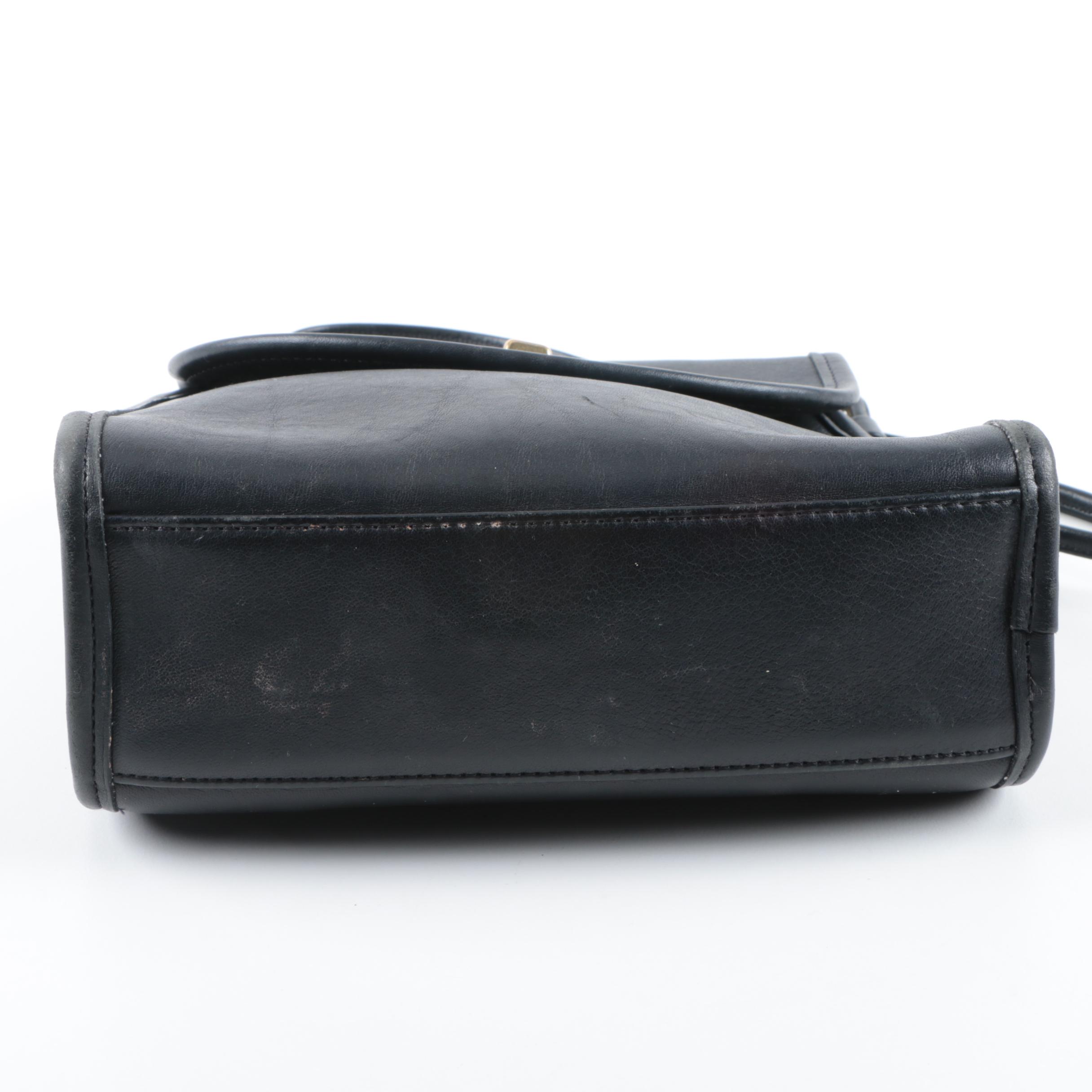 Circa 1996 Coach Regina Black Leather Crossbody