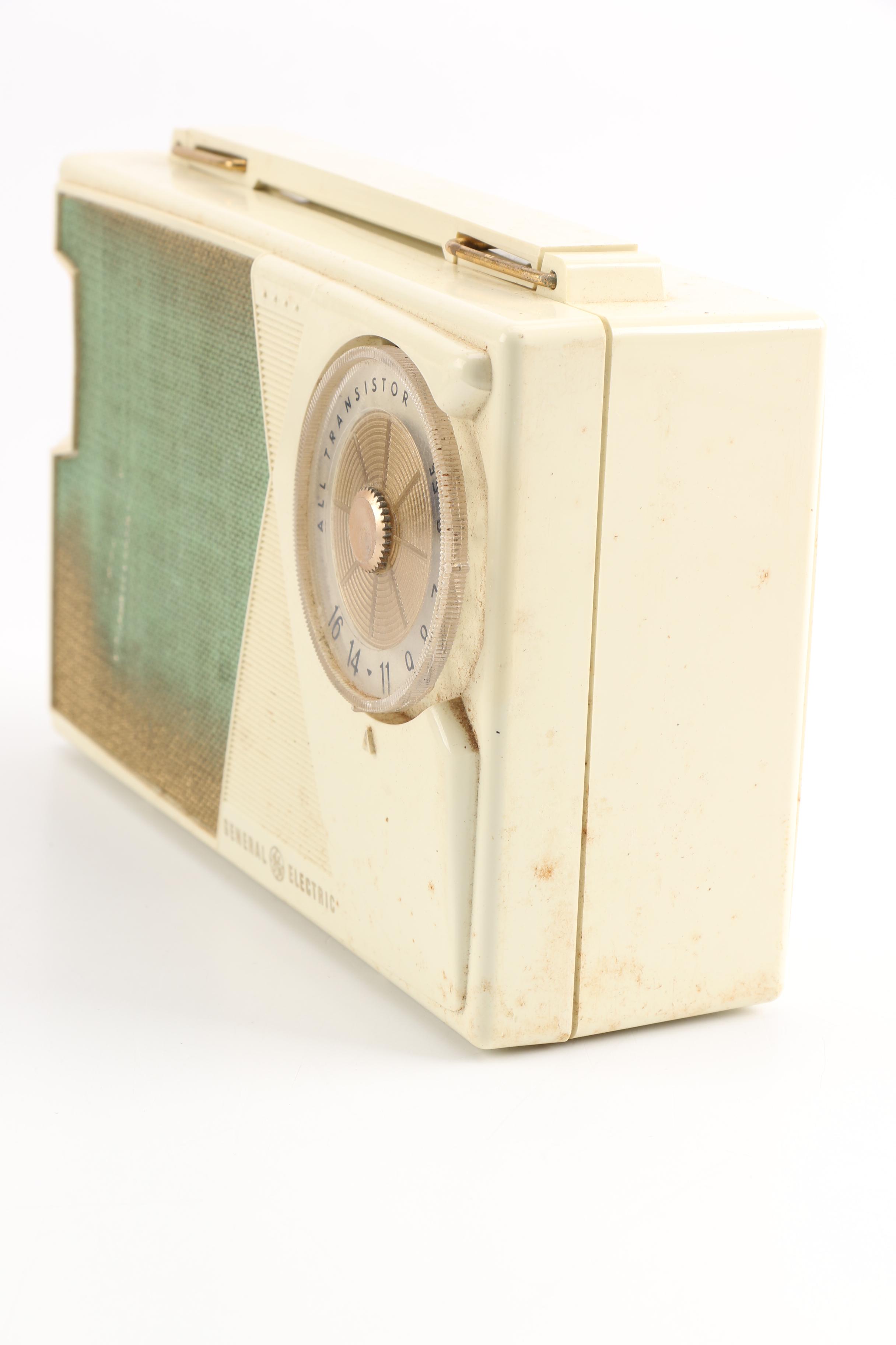 Vintage General Electric Transistor Radio