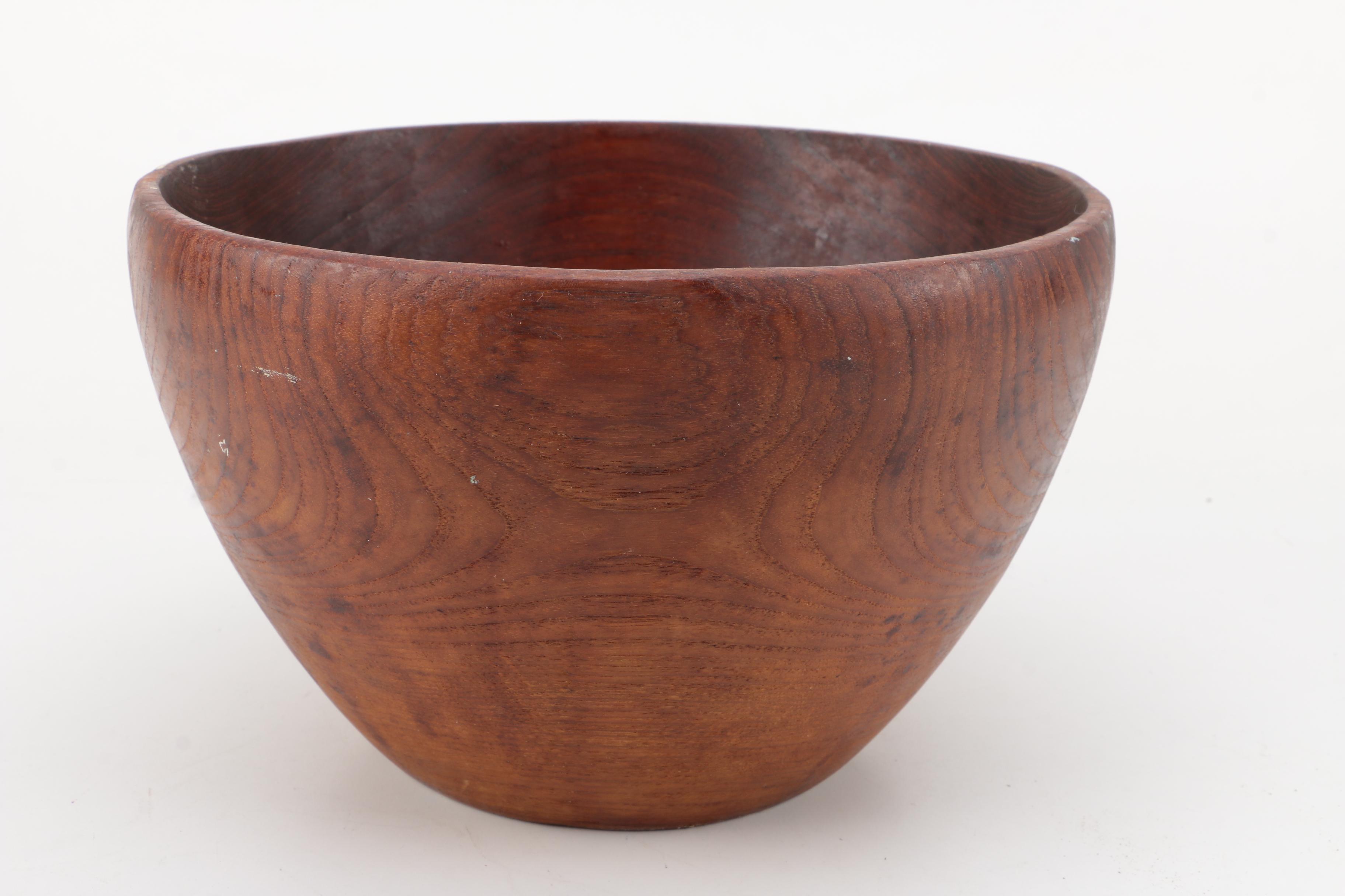 Wooden Bowls and Condiment Shakers