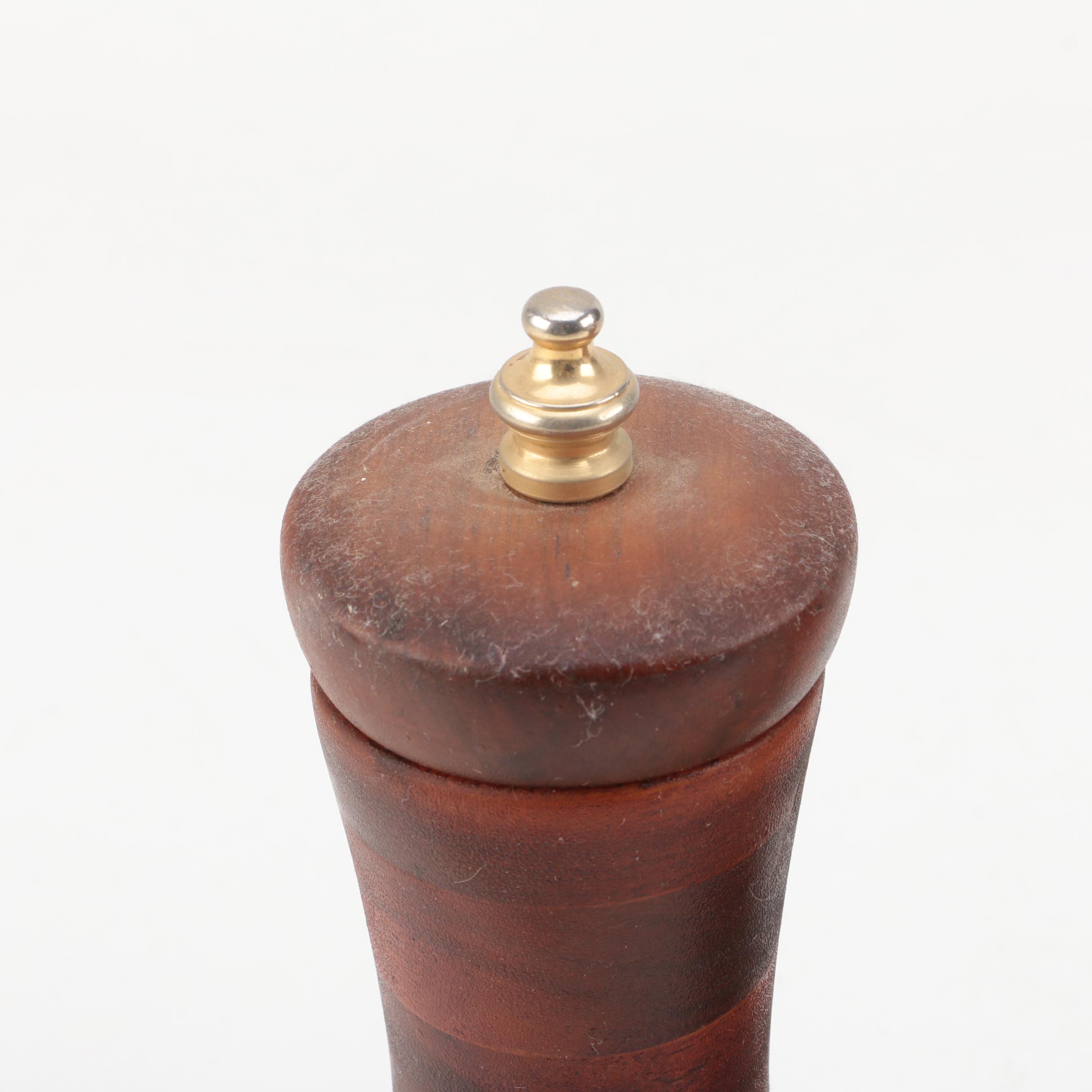 Wooden Bowls and Condiment Shakers