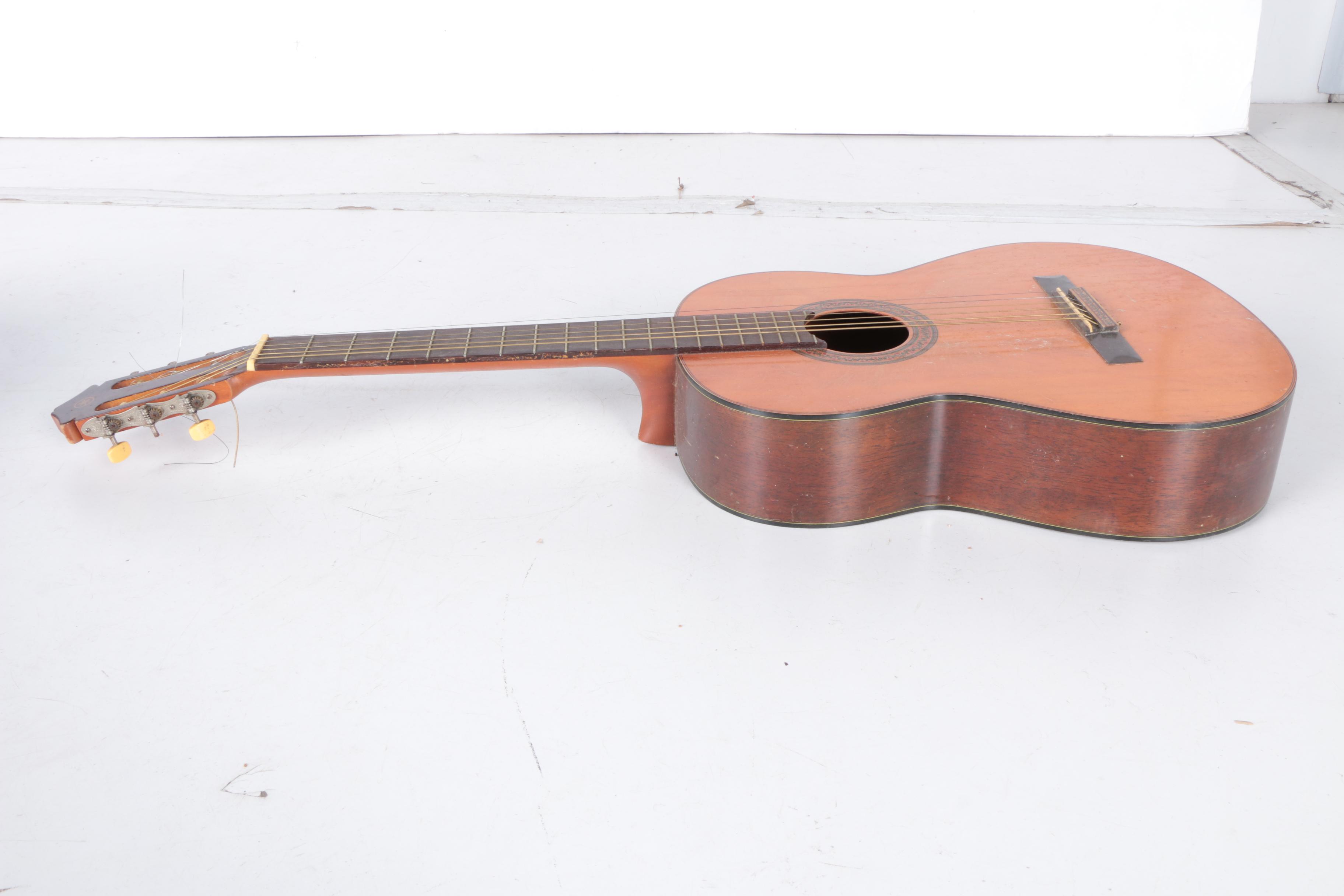 Vintage Yamaha G-85A Classical Acoustic Guitar with Case