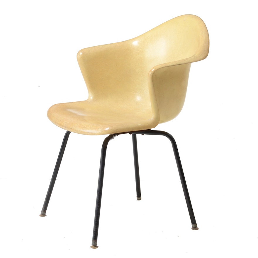 Mid Century Modern Fiberglass Shell Chair