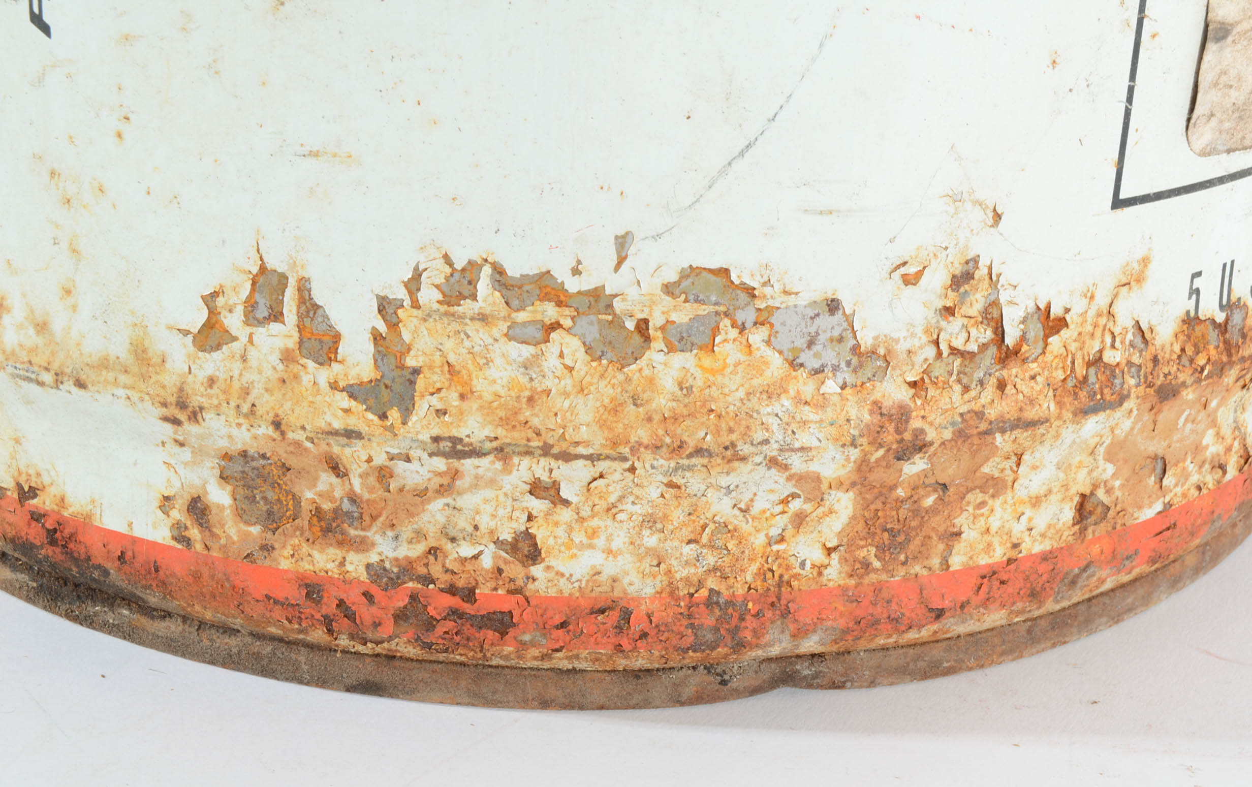 Collectible Vintage Motor Oil Cans