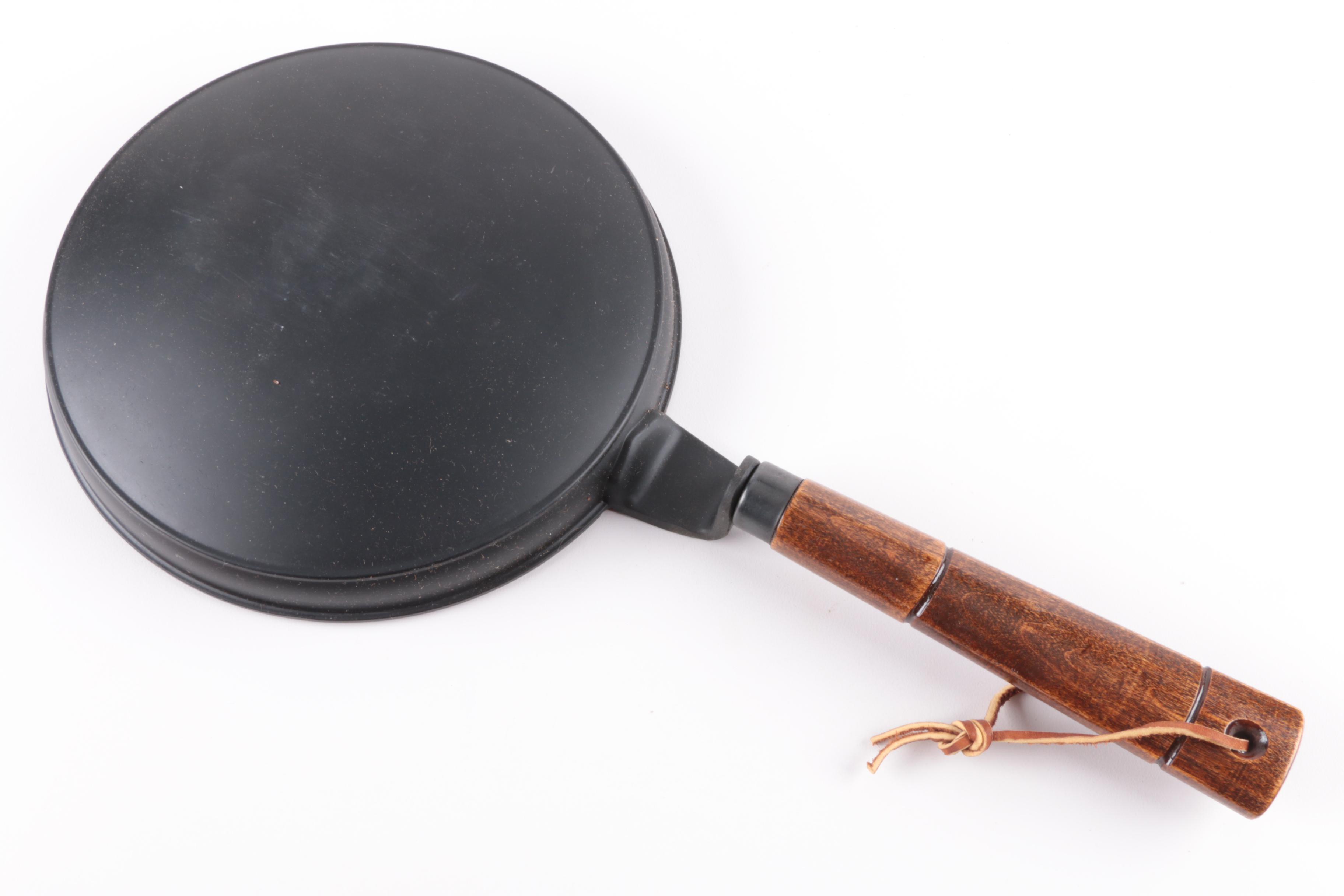 Wear Ever Fruit Juicer, Cake Decorating Kit and Assorted Kitchen Sets