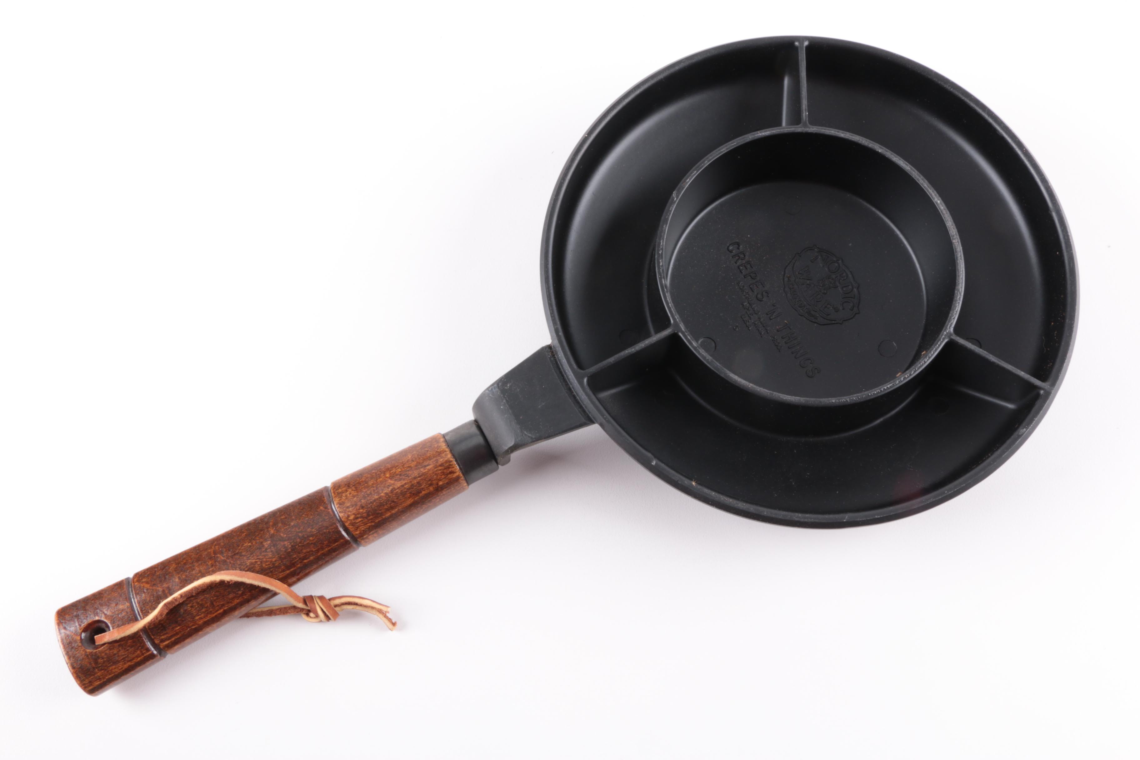 Wear Ever Fruit Juicer, Cake Decorating Kit and Assorted Kitchen Sets