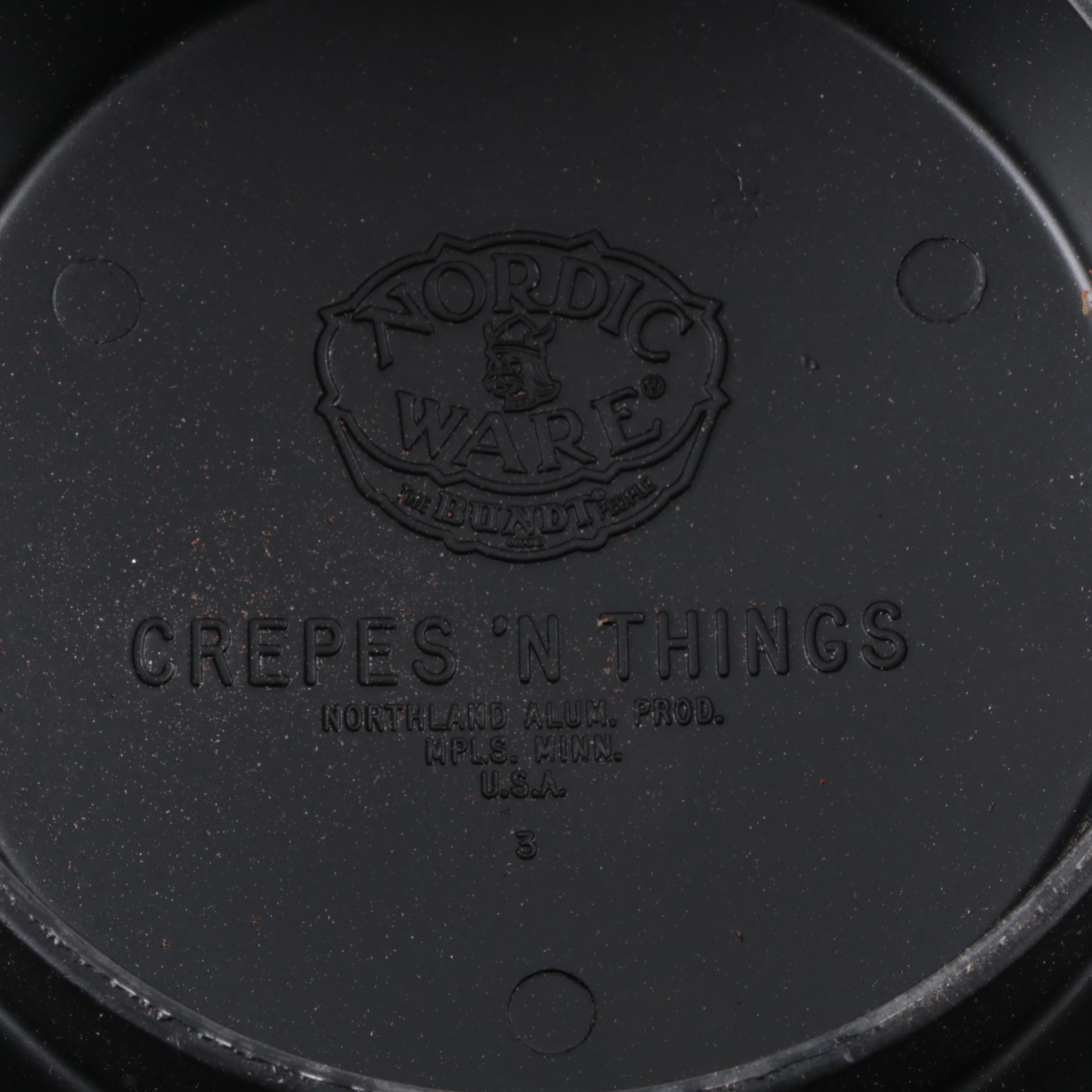 Wear Ever Fruit Juicer, Cake Decorating Kit and Assorted Kitchen Sets