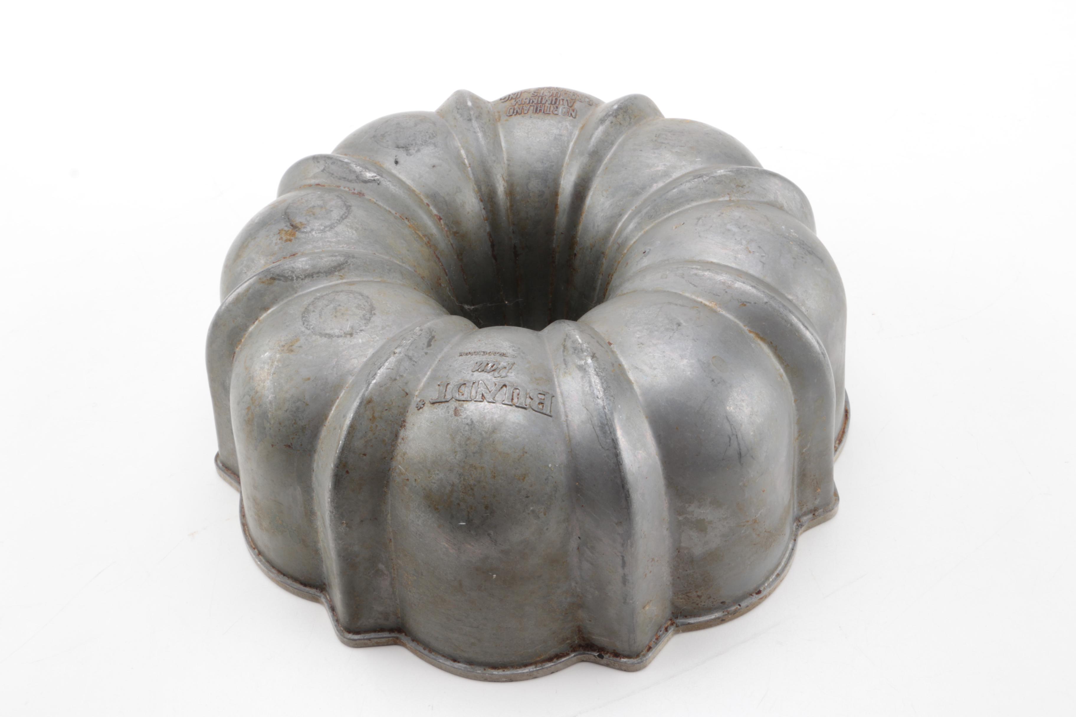 Wagner Ware Magnalite Roasterette and Bundt Pan