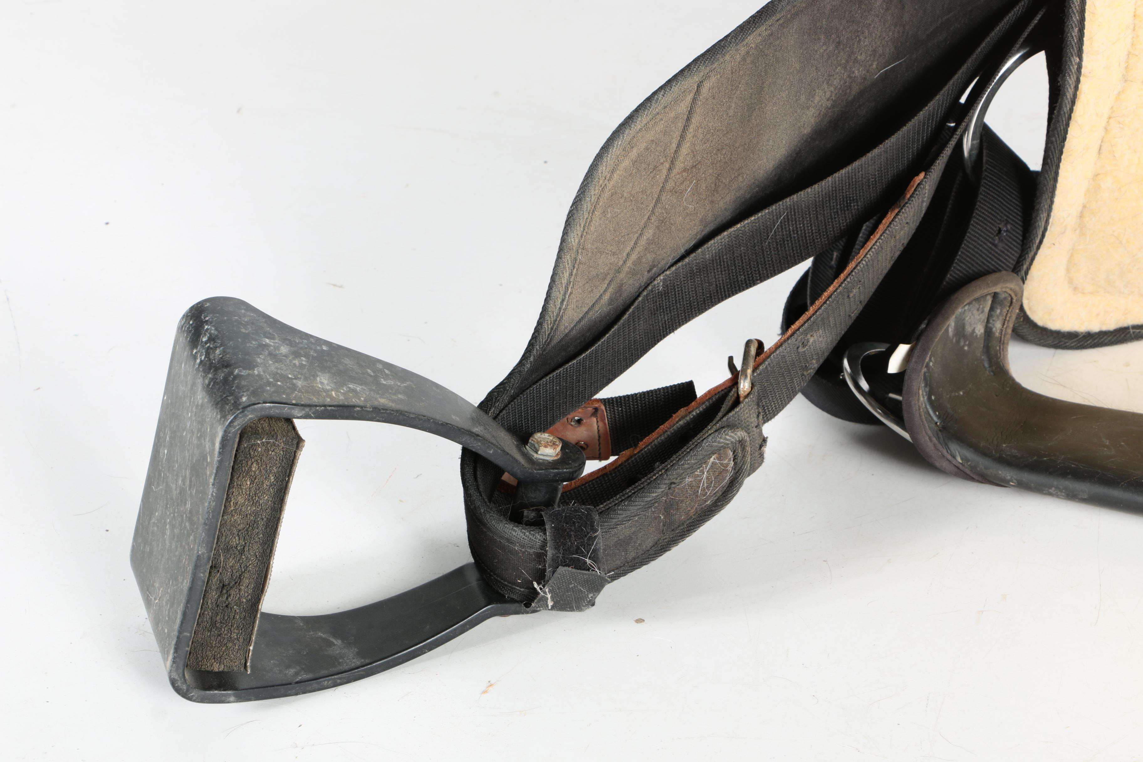 Abetta Nylon All-Around Western Saddle