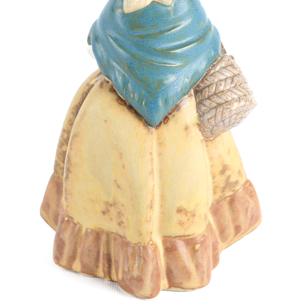 Vintage Retired Lladro Figurine "Girl with Crossed Arms"