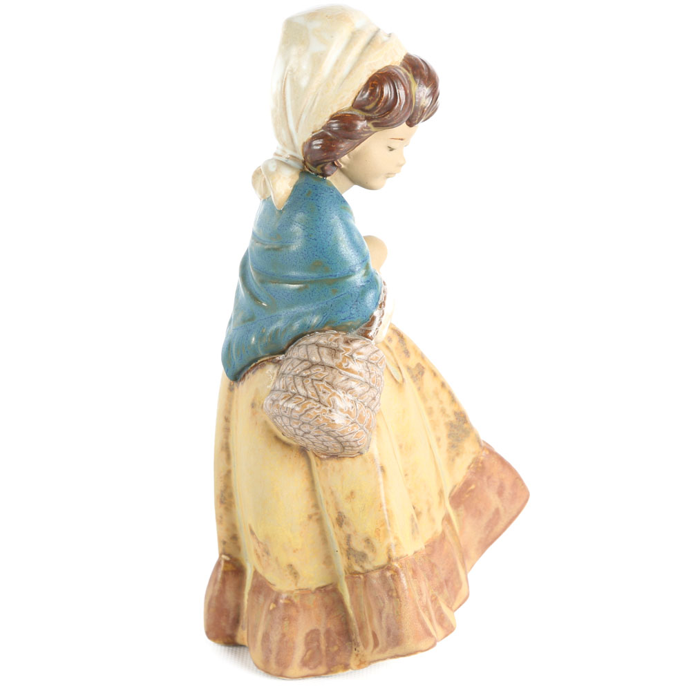 Vintage Retired Lladro Figurine "Girl with Crossed Arms"