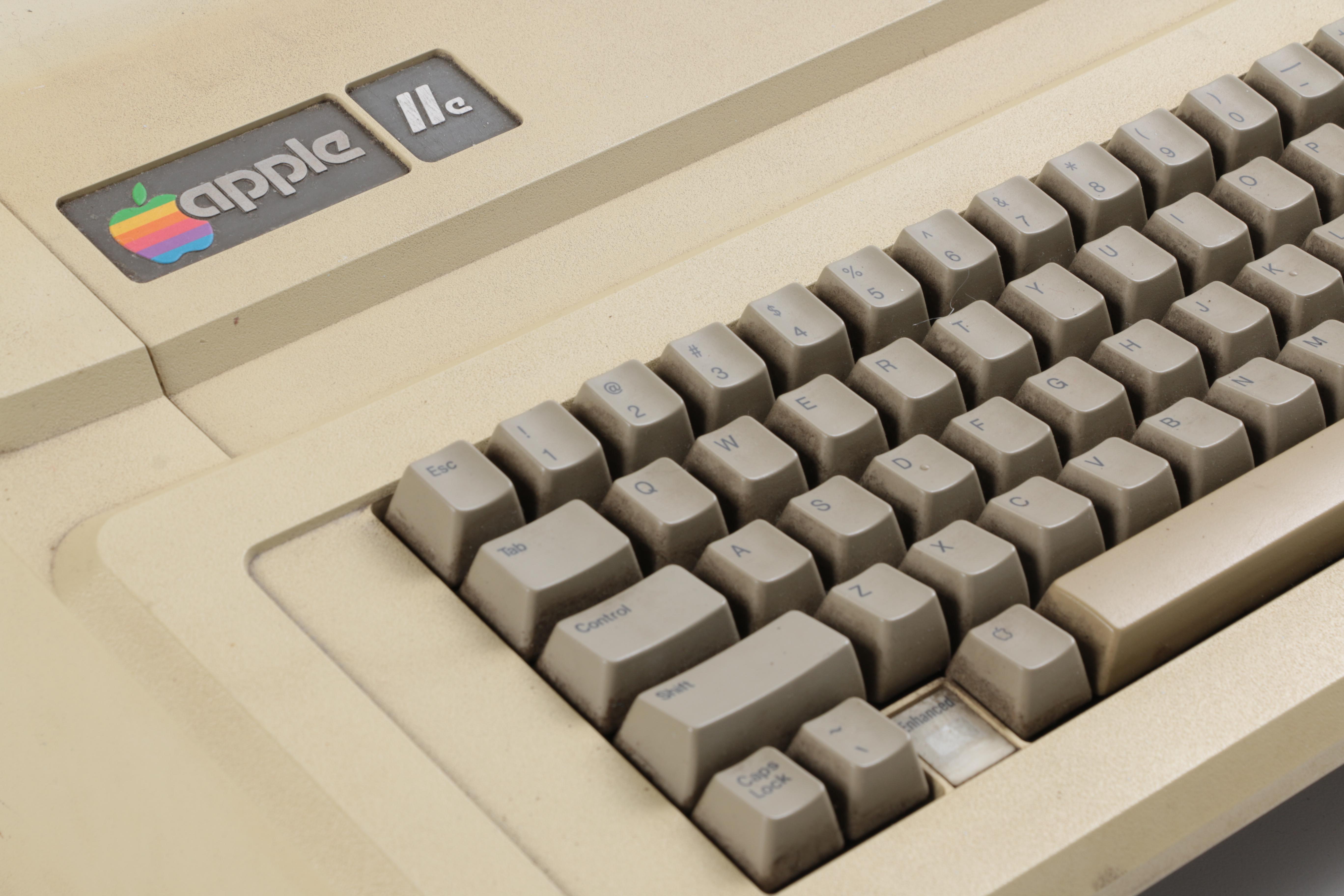 Vintage Apple IIe Computer with Accessories