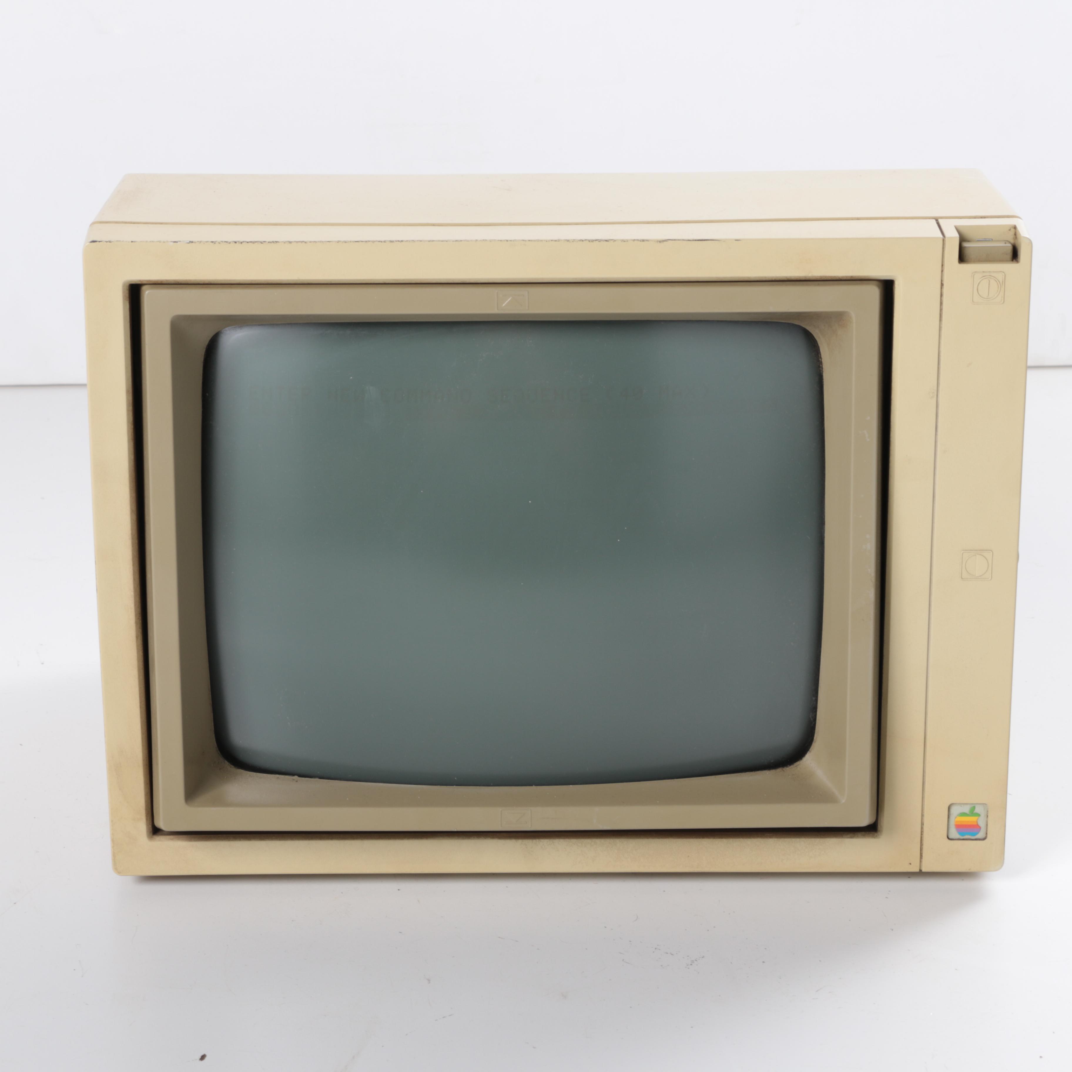 Vintage Apple IIe Computer with Accessories