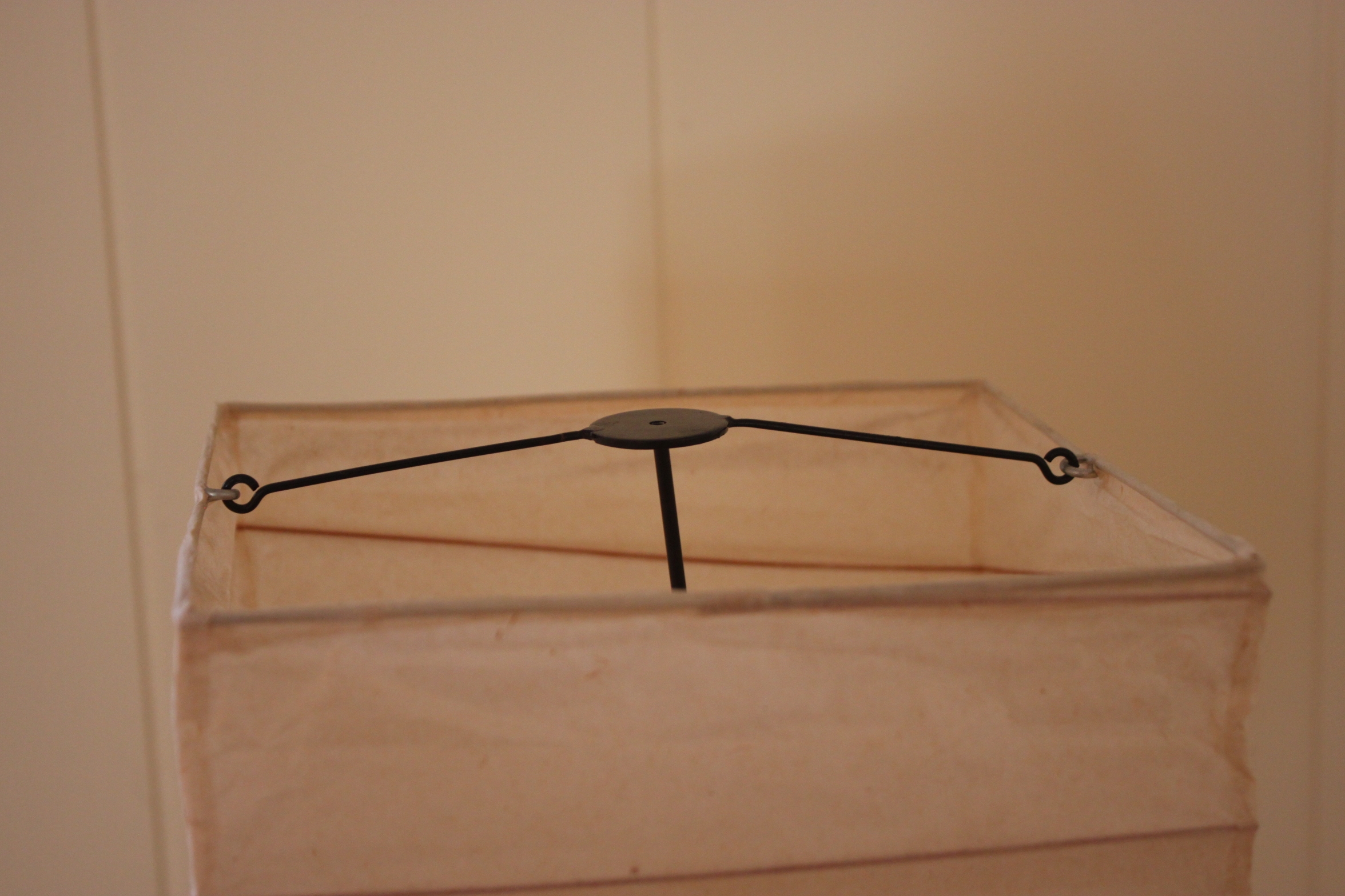 Vintage Mid Century Modern Isamu Noguchi Washi Paper Table Lamp