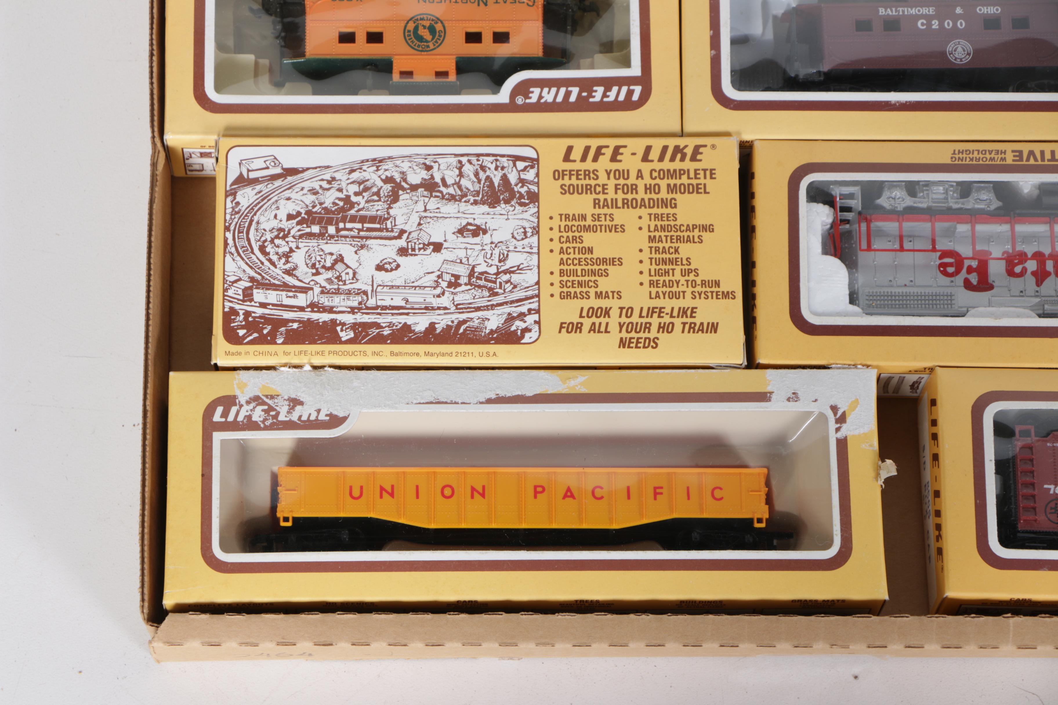 Life-Like Cargo King Model Train Set
