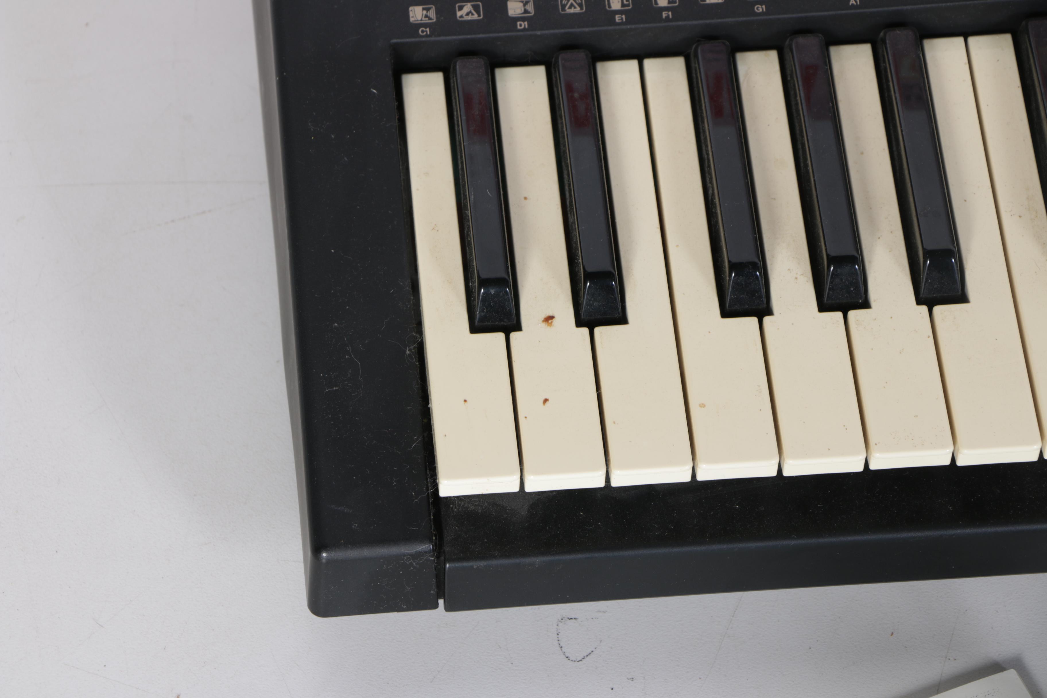Yamaha Portatone PSR-215 Portable Keyboard