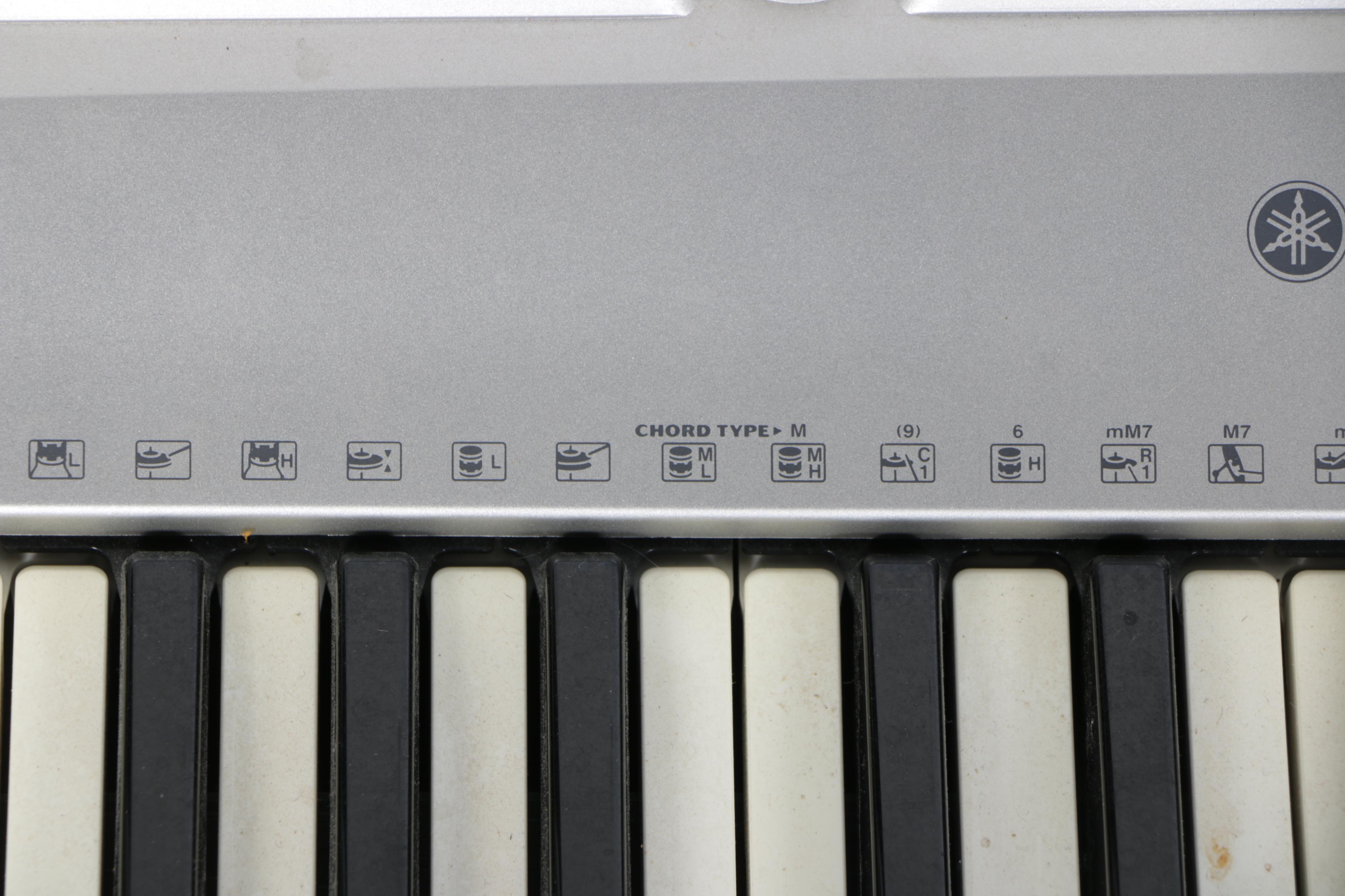 Yamaha PSR-E303 61-Key Portable Keyboard