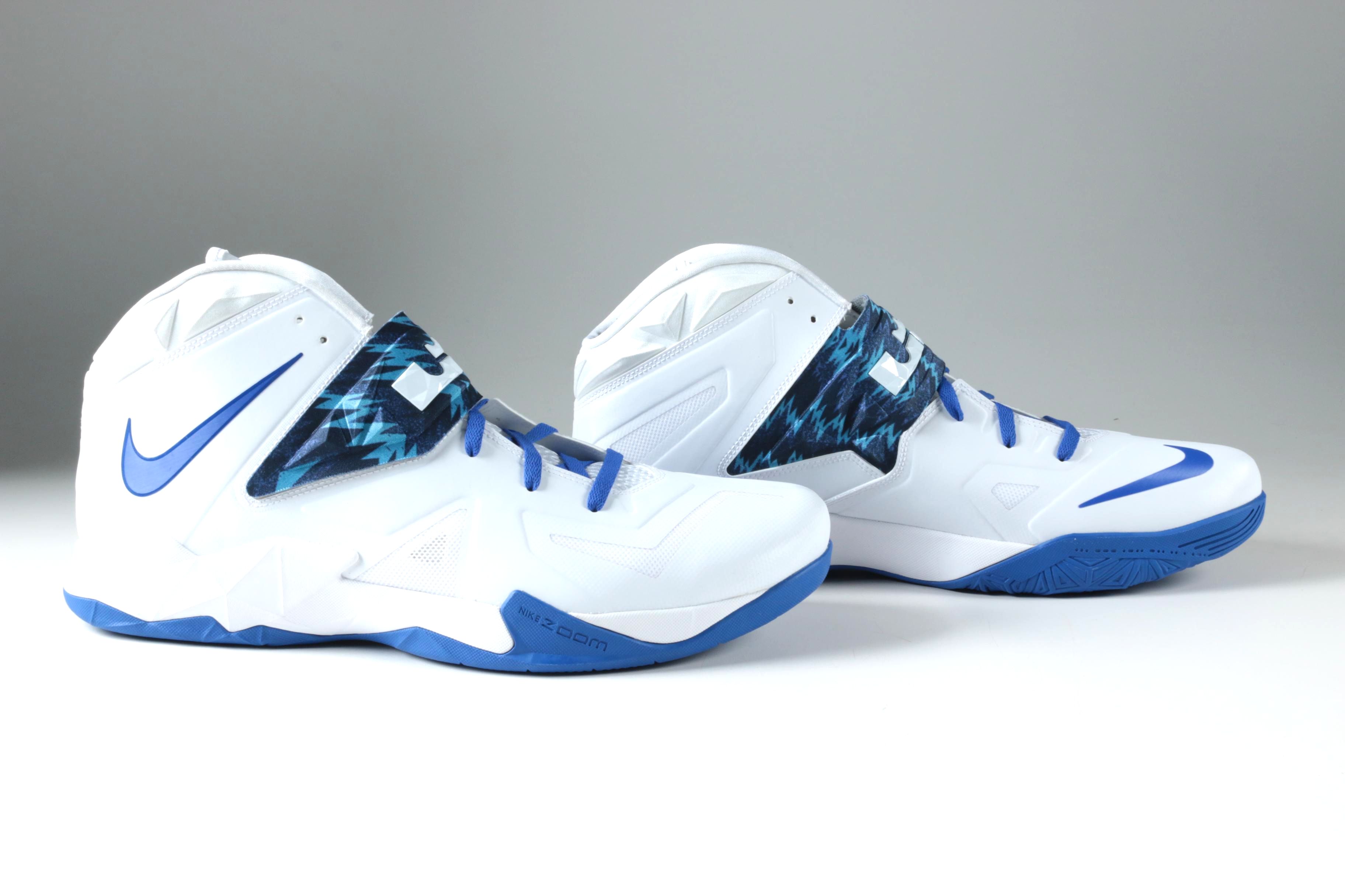 Men's UK Team Issued Nike Zoom LeBron James Soldier VII Basketball Sneakers