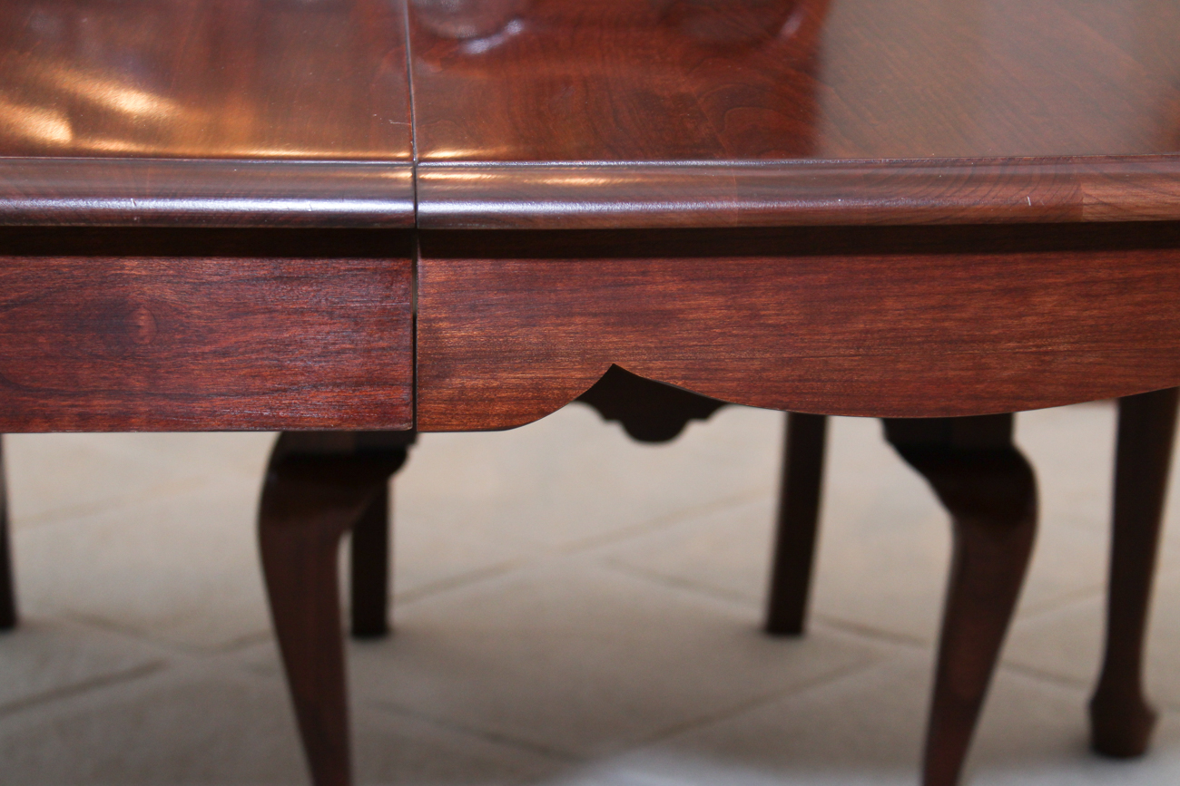 Pennsylvania House Queen Anne Dining Set with Eight Chairs