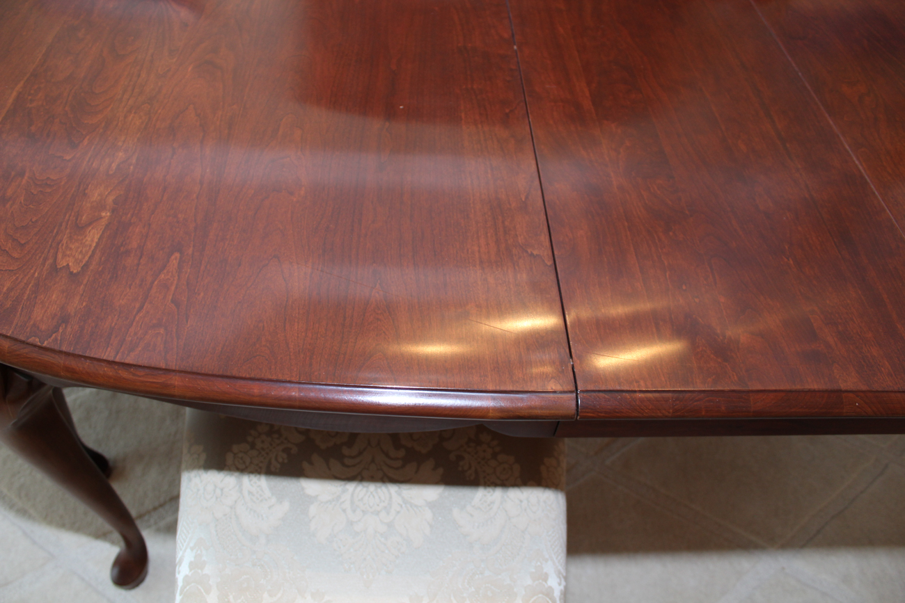 Pennsylvania House Queen Anne Dining Set with Eight Chairs