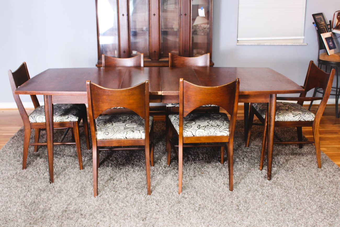 Mid Century Modern Extension Table with Six Chairs