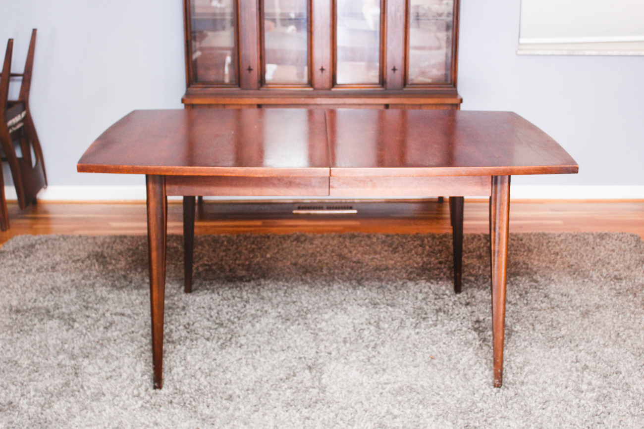 Mid Century Modern Extension Table with Six Chairs