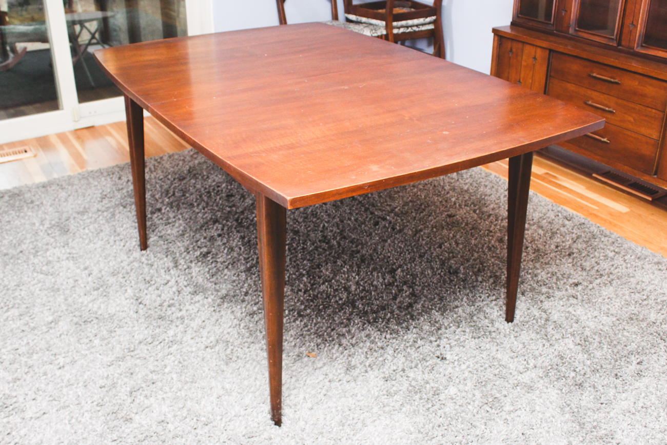 Mid Century Modern Extension Table with Six Chairs