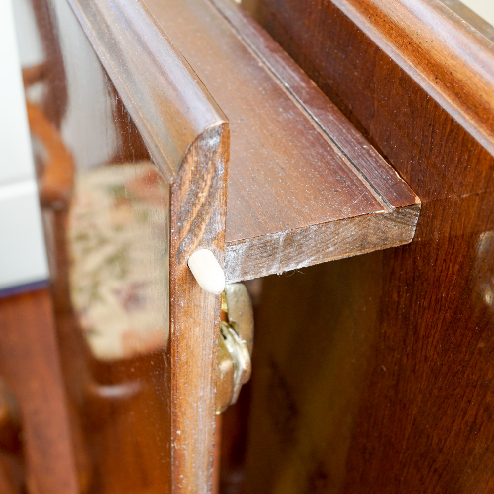 American Drew Queen Anne Style Dining Table and Chairs