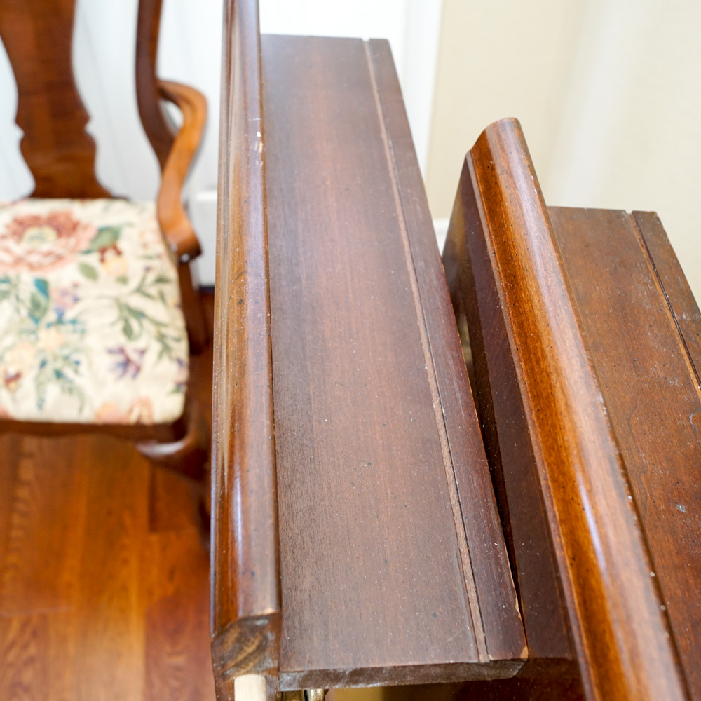 American Drew Queen Anne Style Dining Table and Chairs