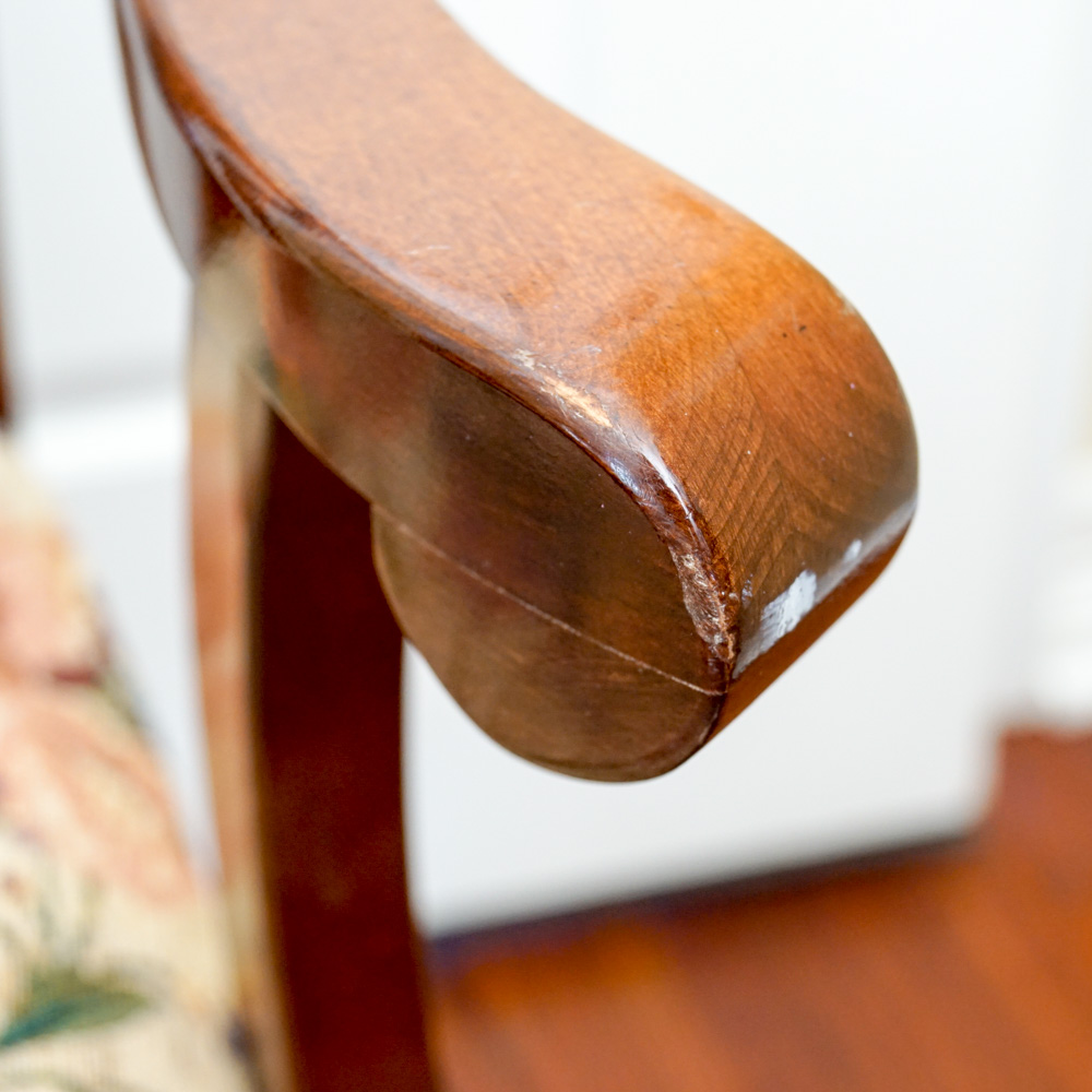 American Drew Queen Anne Style Dining Table and Chairs