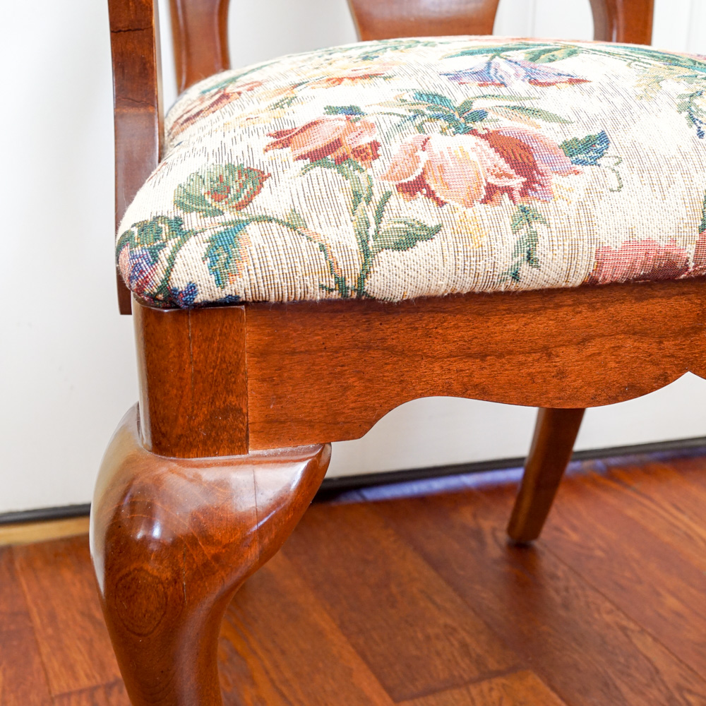 American Drew Queen Anne Style Dining Table and Chairs