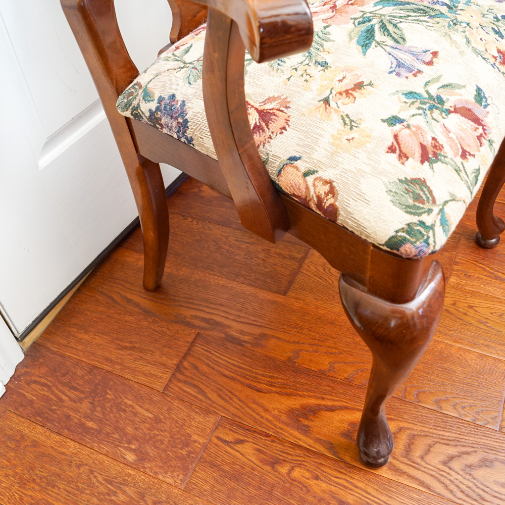 American Drew Queen Anne Style Dining Table and Chairs