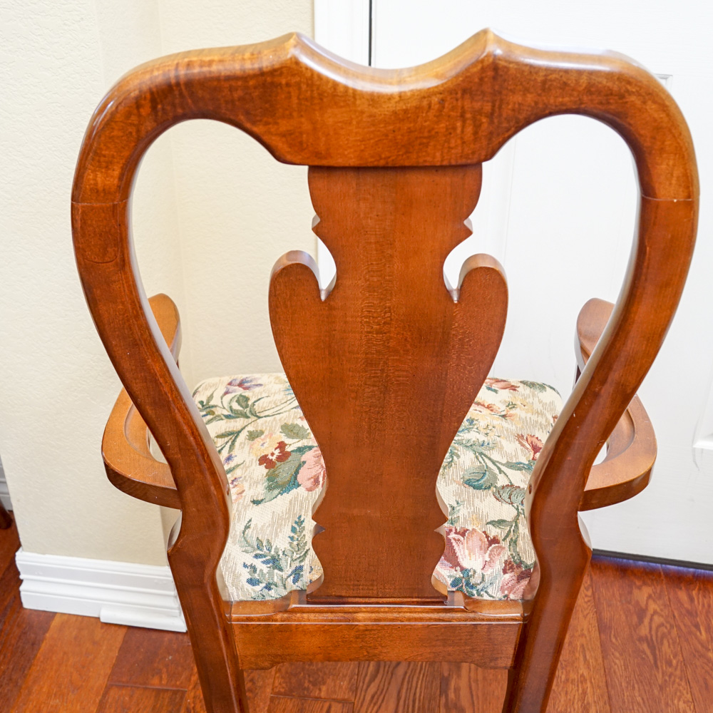 American Drew Queen Anne Style Dining Table and Chairs