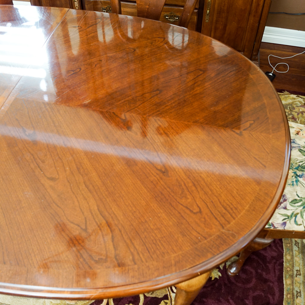 American Drew Queen Anne Style Dining Table and Chairs