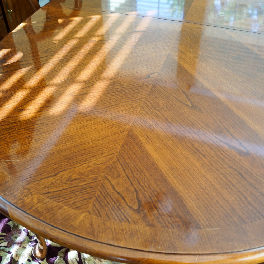 American Drew Queen Anne Style Dining Table and Chairs