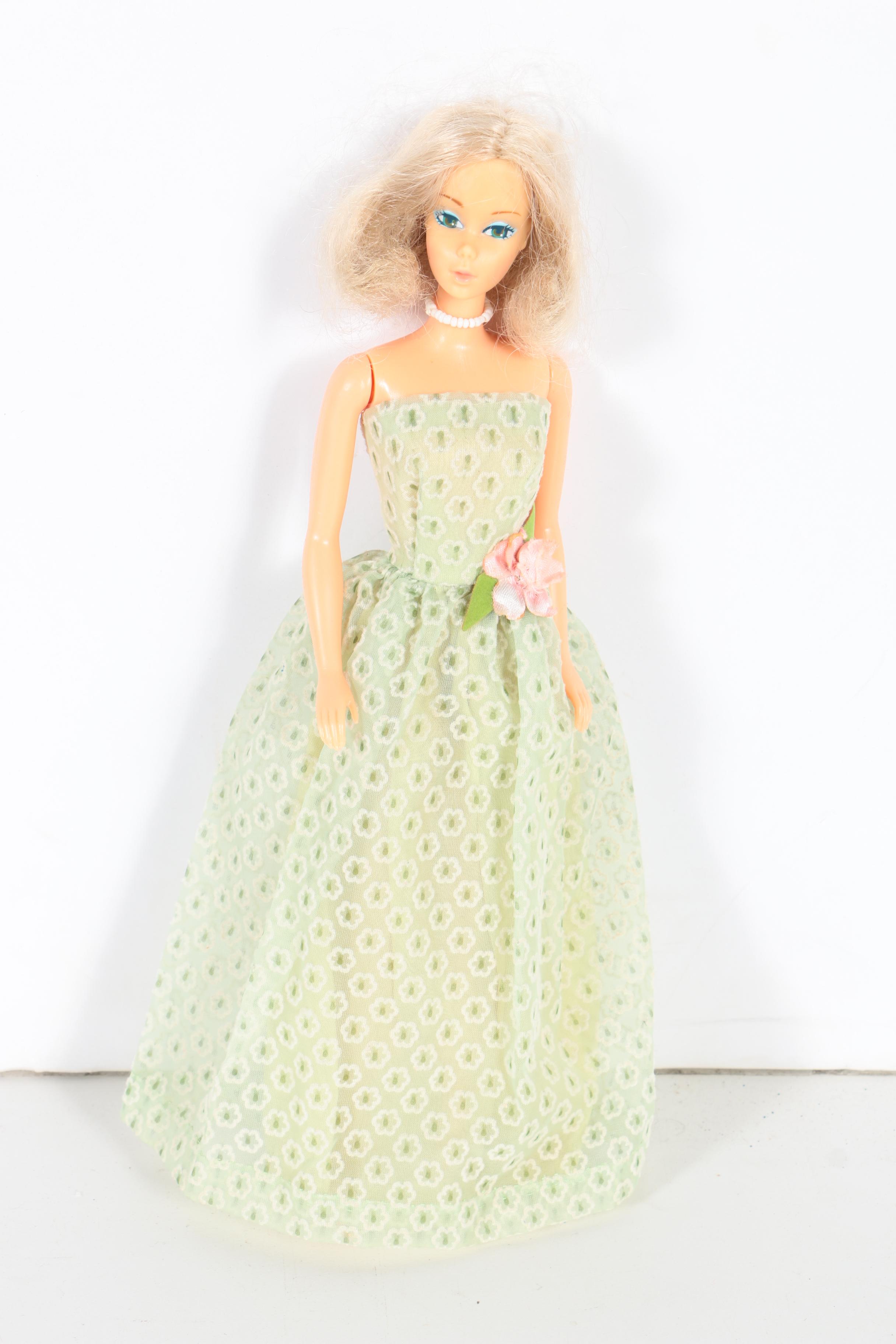 Vintage Barbie Townhouse, Dolls, and Accessories