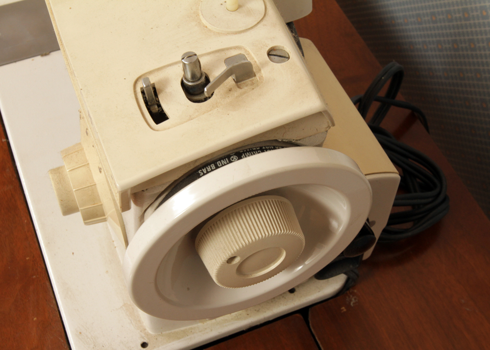 Singer Sewing Machine and Cabinet