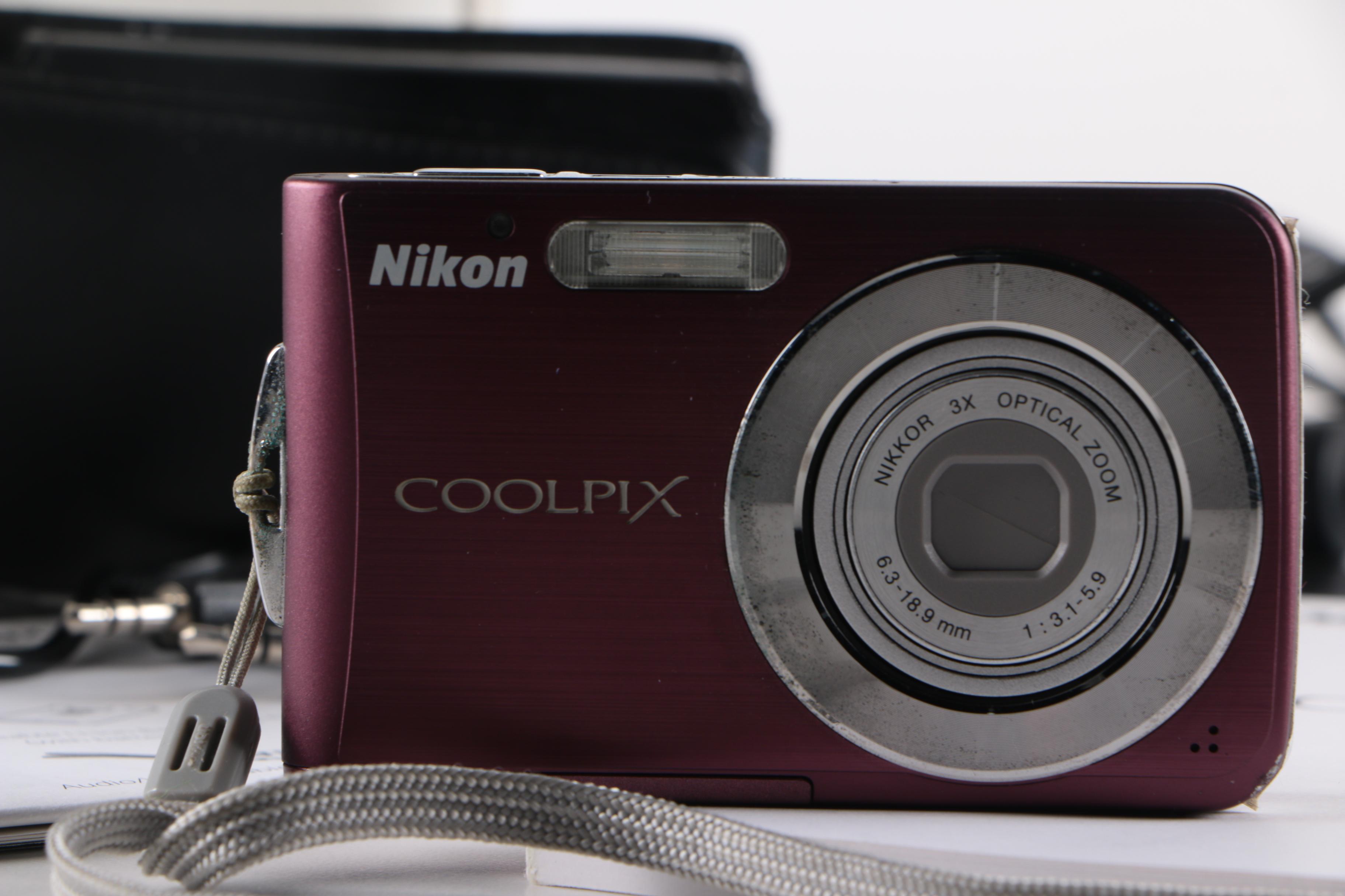 Nikon Coolpix S210 Camera with Accessories
