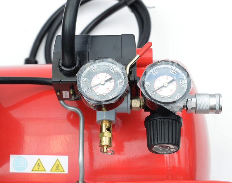 3 PRO 8 Gallon Compressor