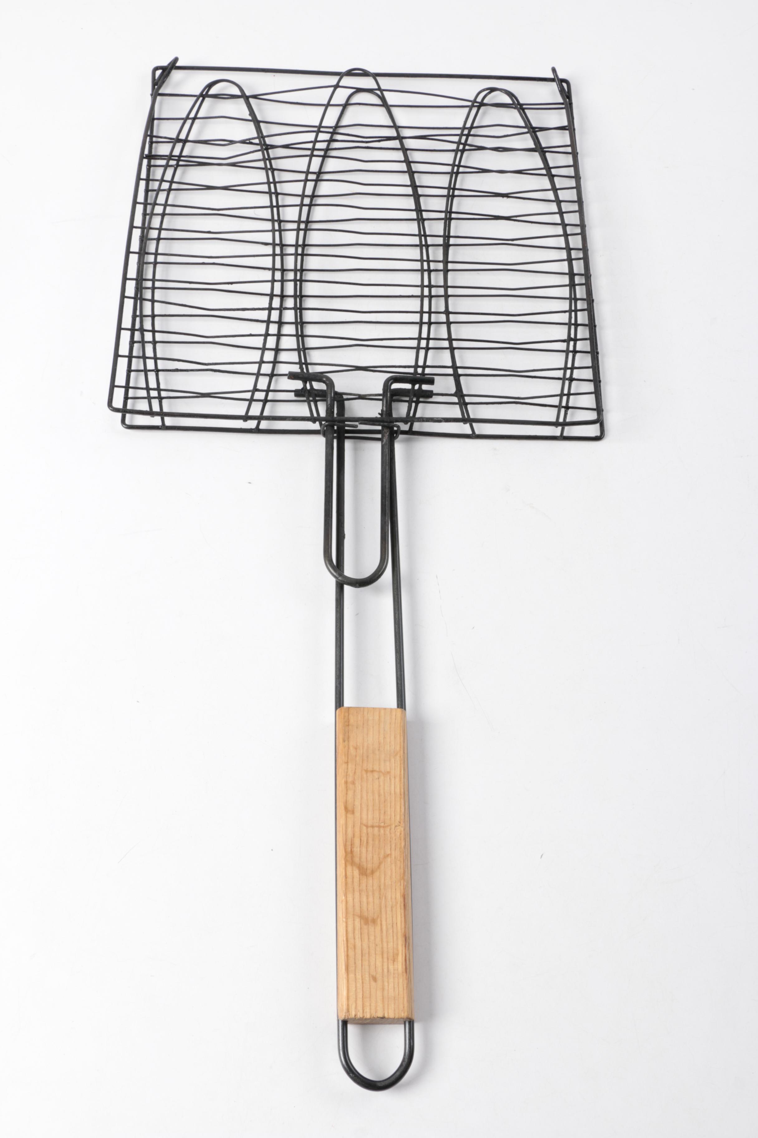 Barbecue Grilling Baskets and Decorative Food Protection Screens